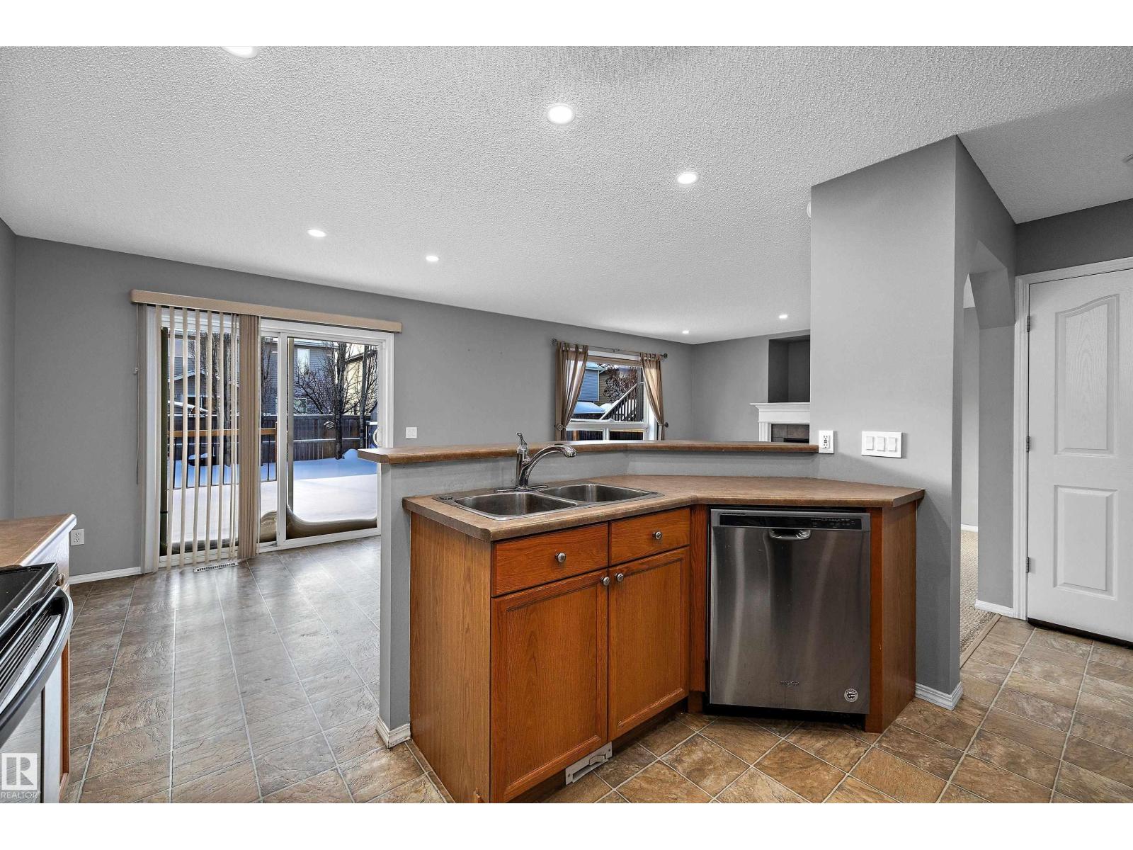 17 FOXBORO LN, Sherwood Park