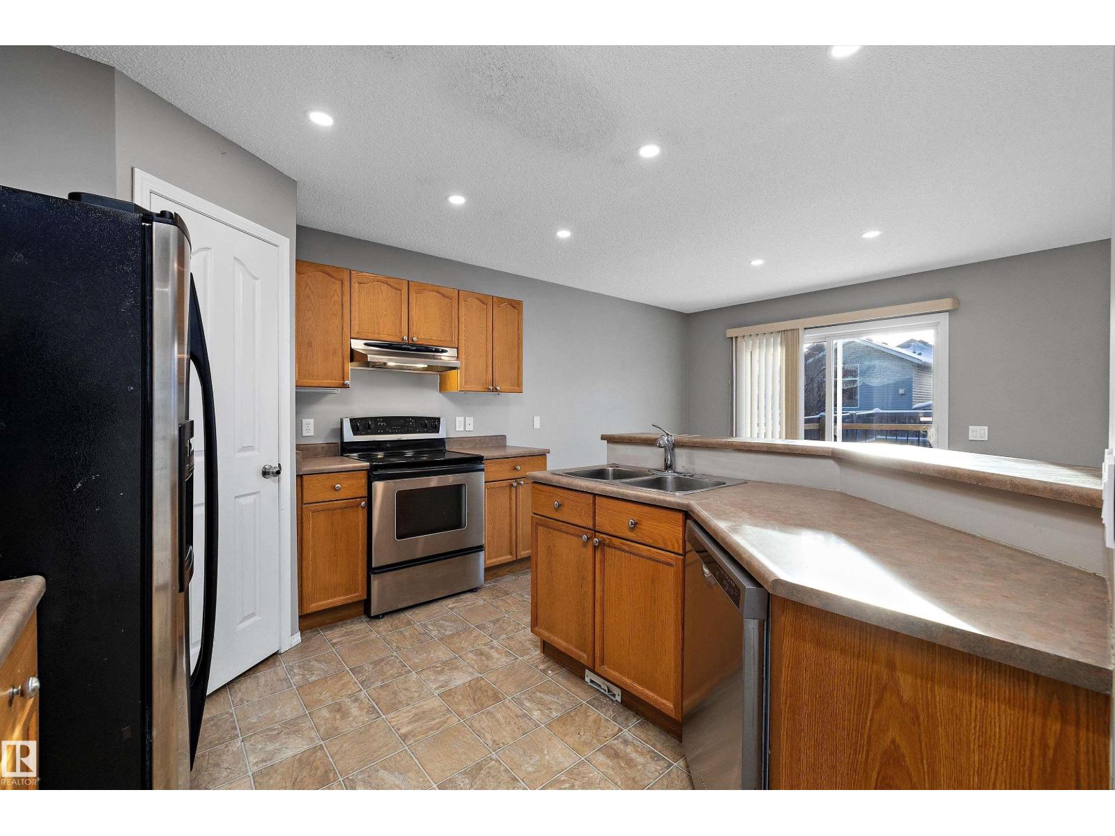 17 FOXBORO LN, Sherwood Park