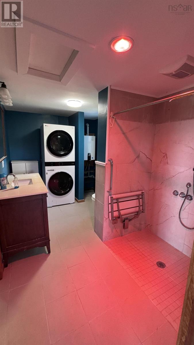 Property 13 of 29 of 3392 HIGHWAY 4