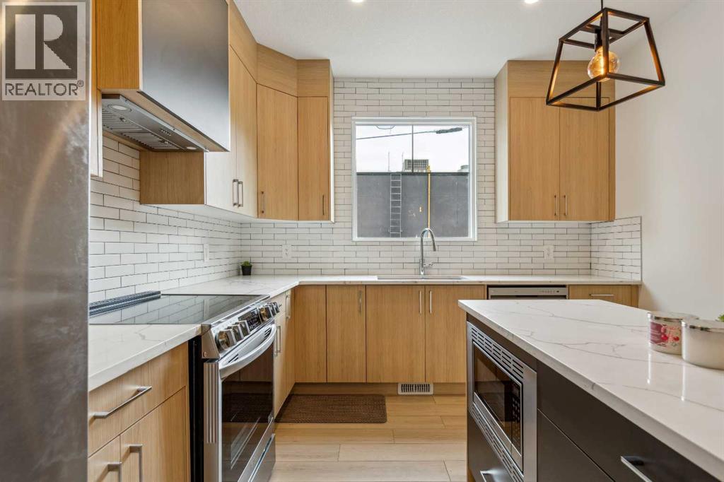 Single Family House for Sale in    Avenue NE Renfrew Calgary 