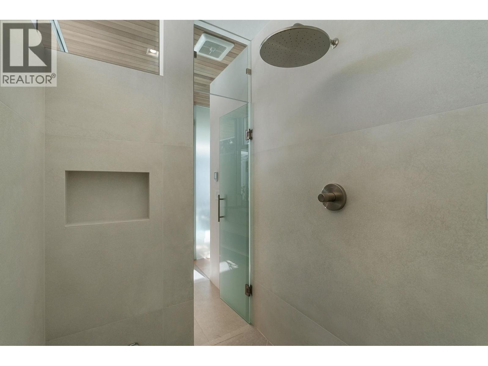  4110 Lakeshore Road, Kelowna