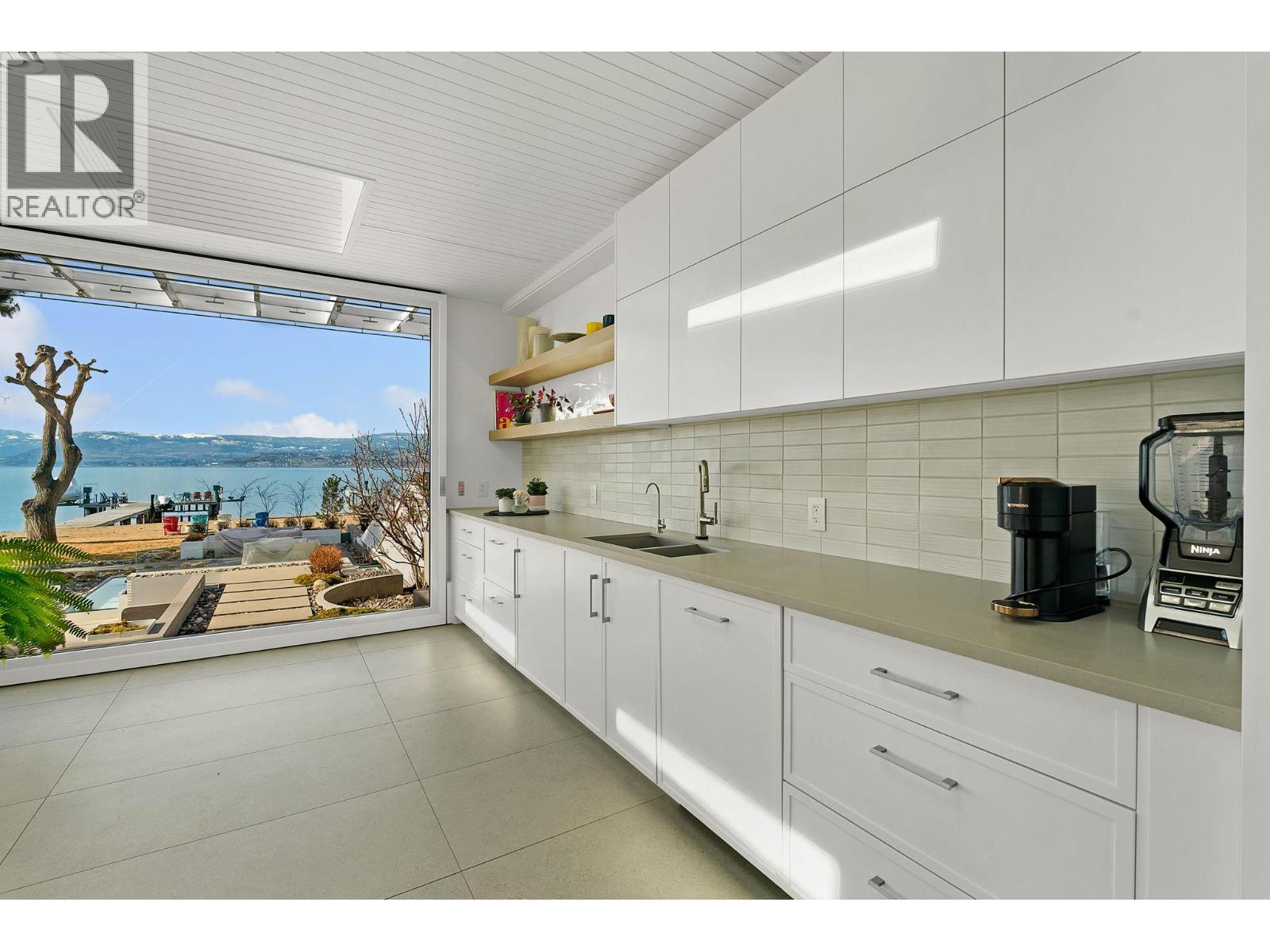  4110 Lakeshore Road, Kelowna