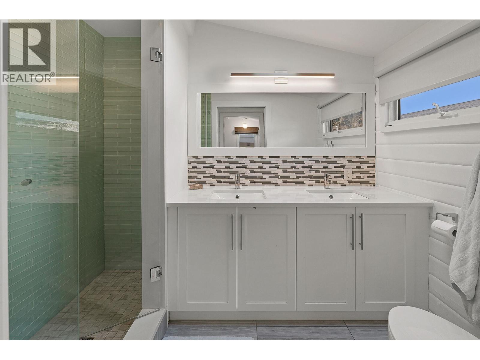  4110 Lakeshore Road, Kelowna