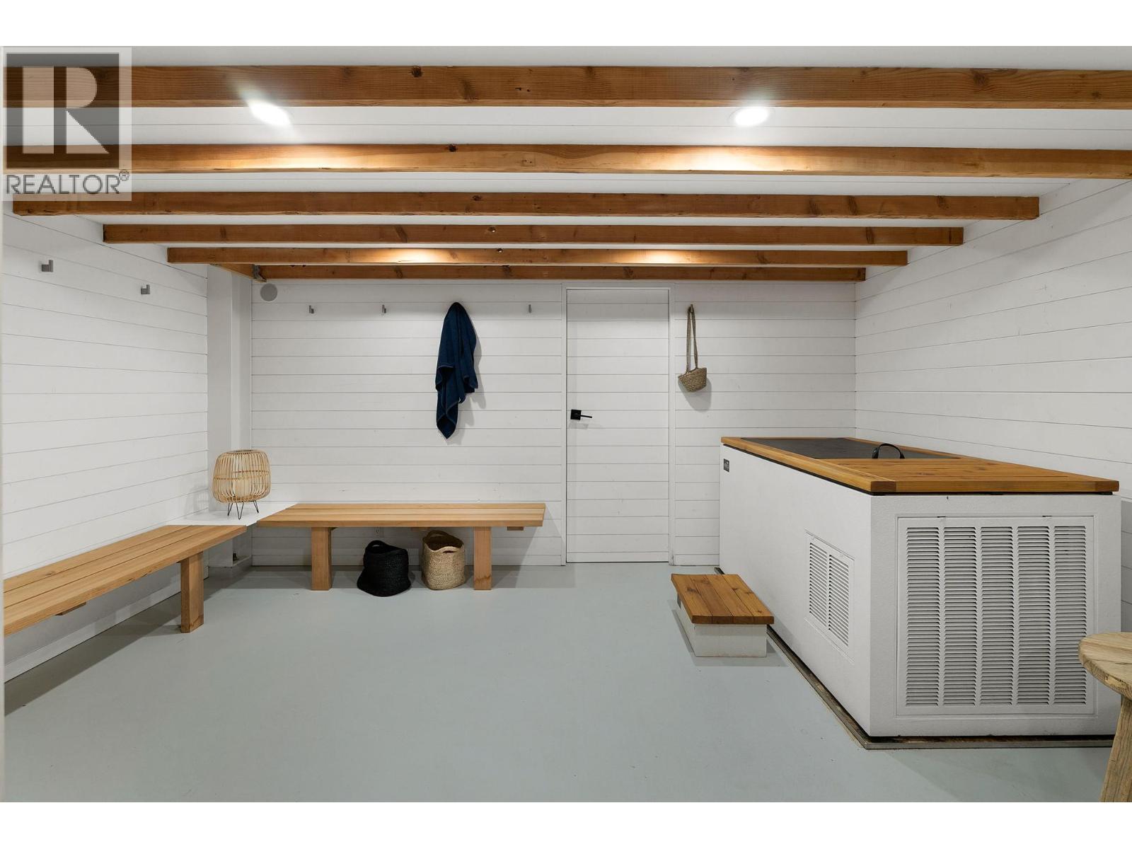  4110 Lakeshore Road, Kelowna