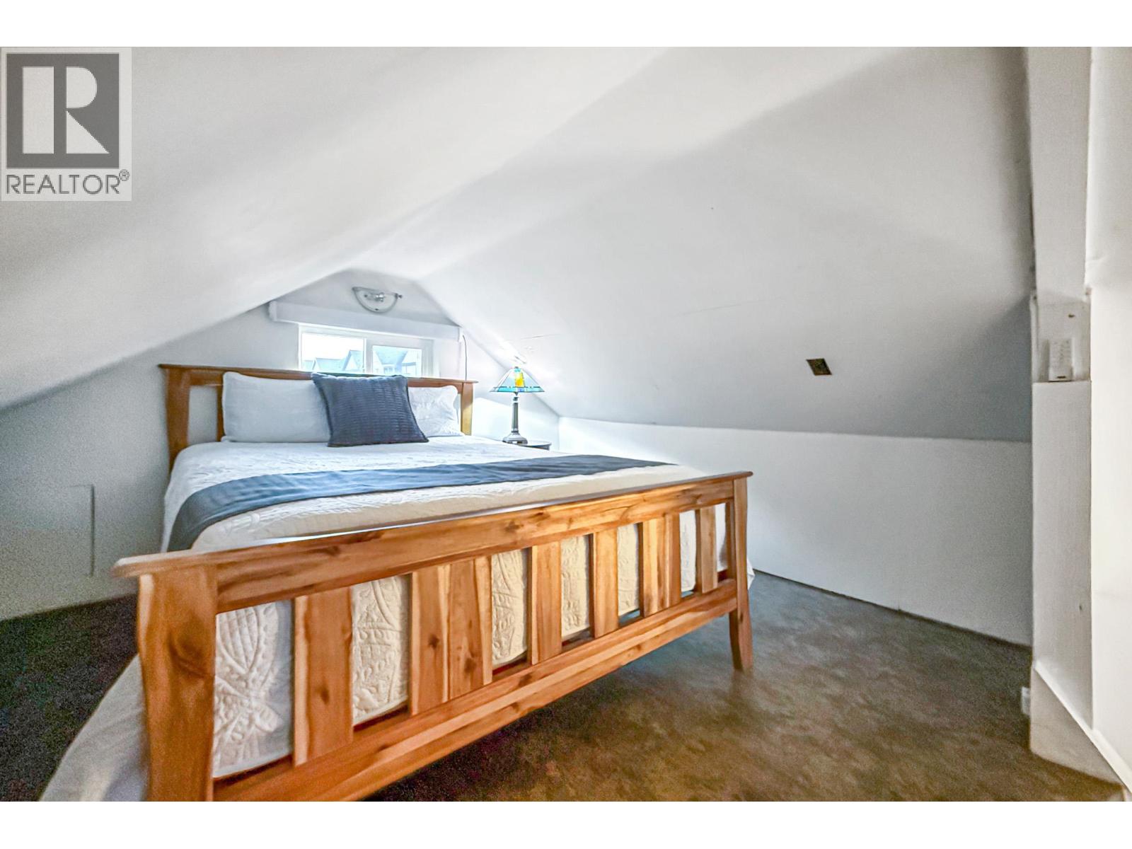 251 PEMBINA STREET, New Westminster