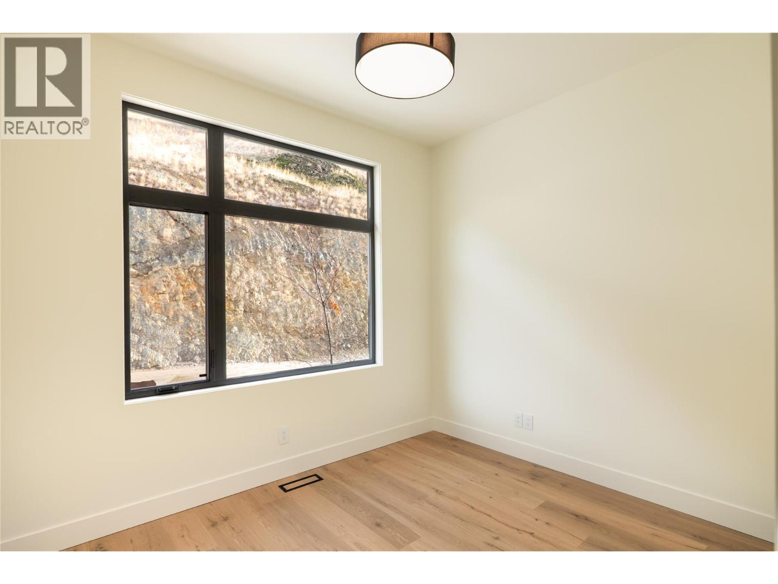  573 Clifton Court, Kelowna