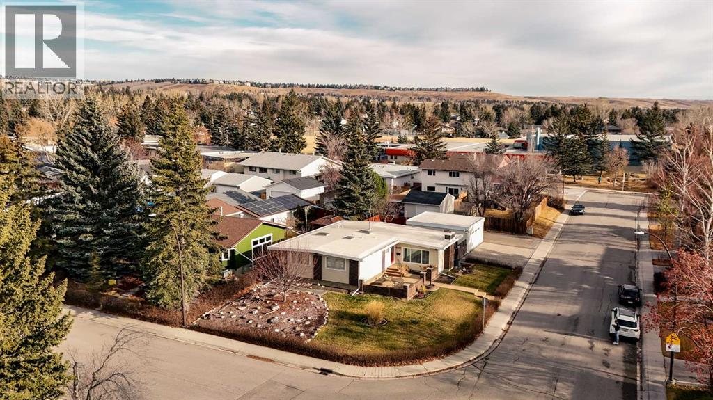 5602 Dalcastle Hill NW, Calgary, Alberta