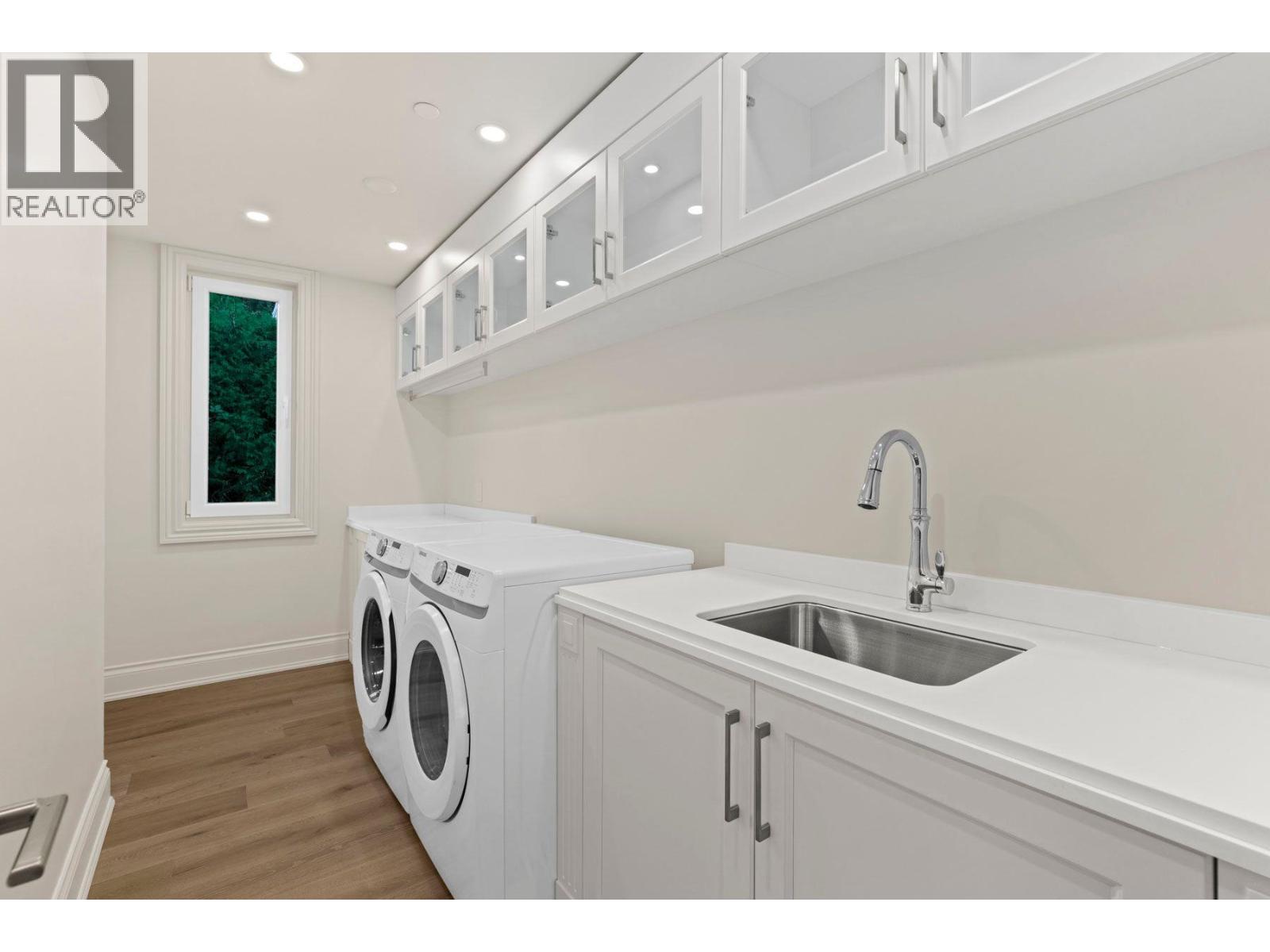 1445 SANDHURST PLACE, West Vancouver