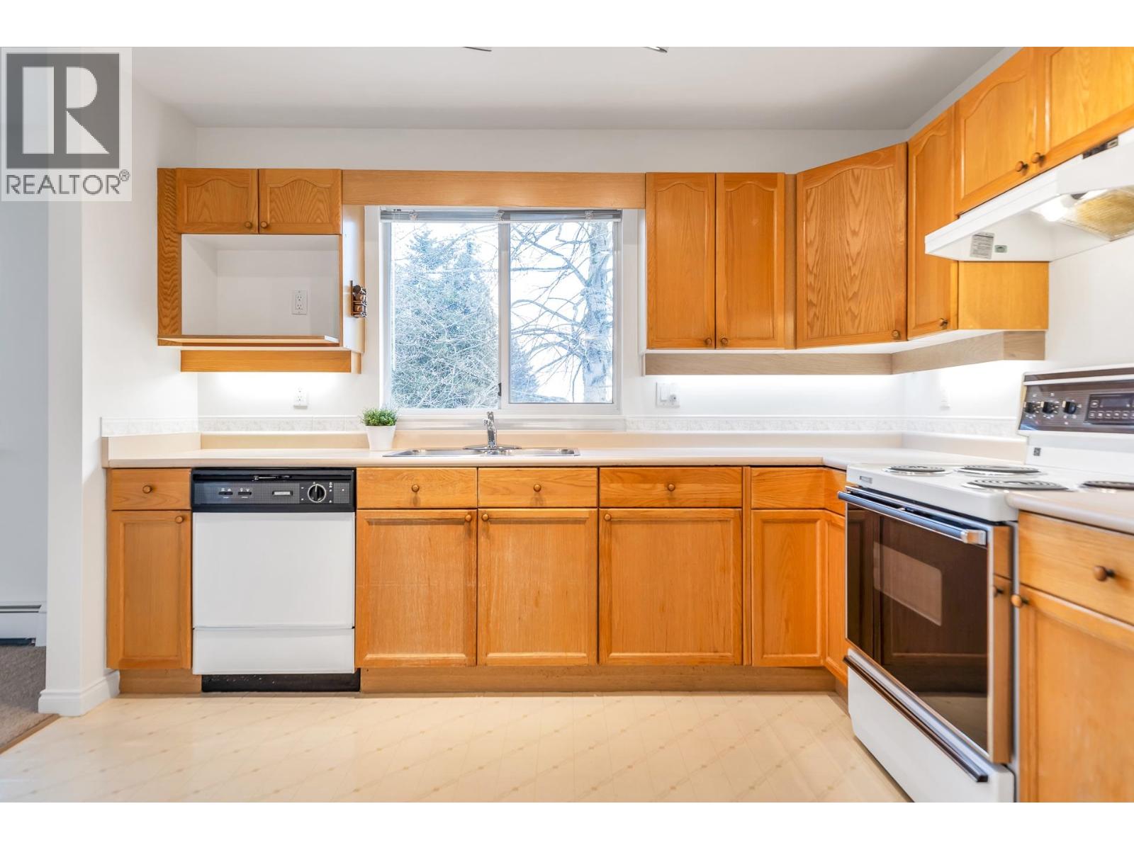 #210-9260 NO2 Road, Richmond