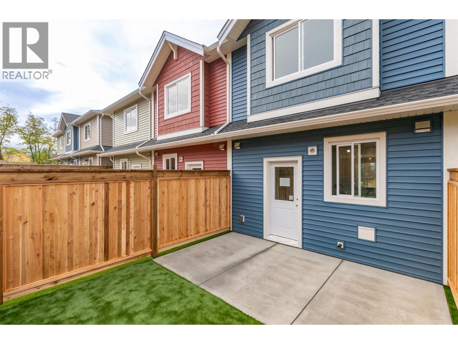 3 1910 11 Avenue Northeast, Salmon Arm