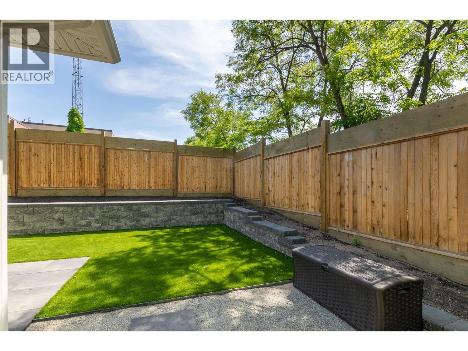 7 1910 11 Avenue Northeast, Salmon Arm