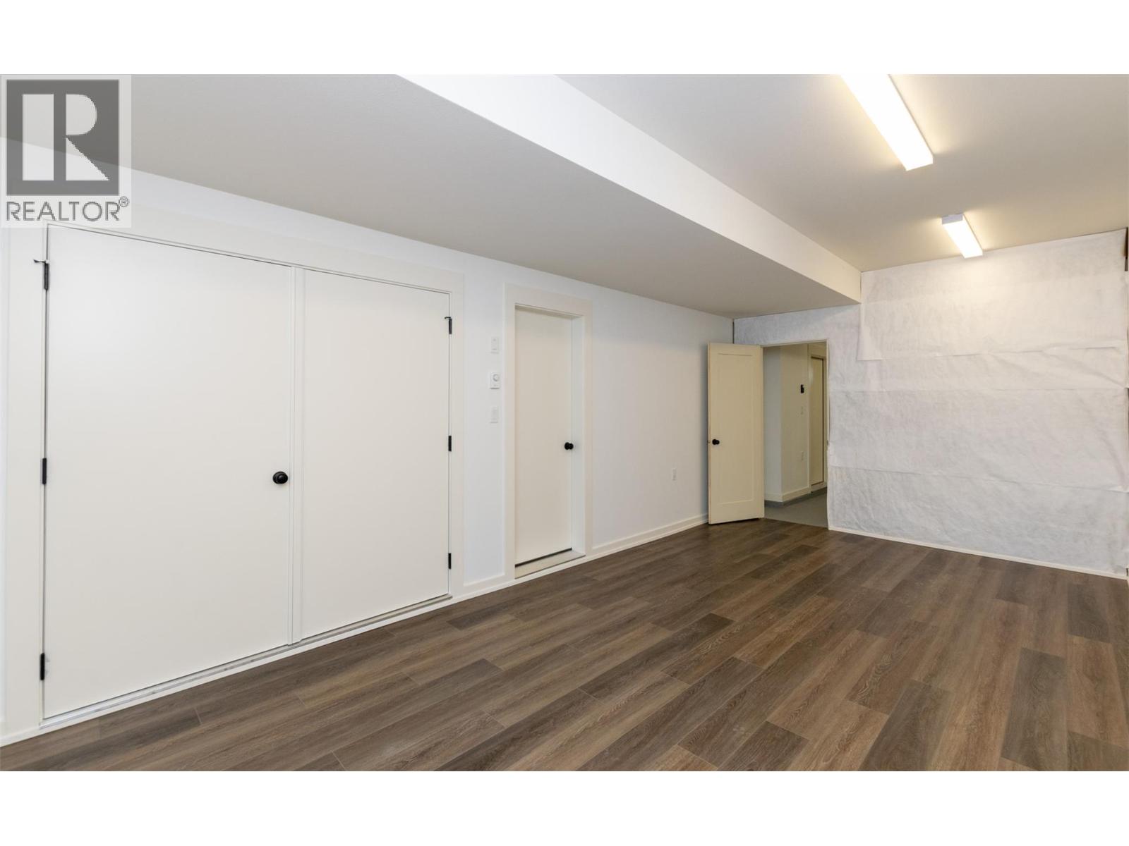 1 1910 11 Avenue Northeast, Salmon Arm