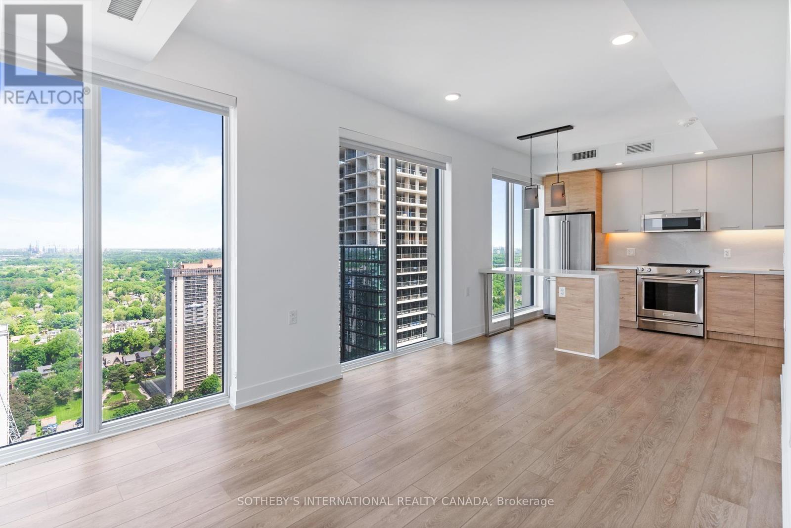 200 Redpath Avenue 1802