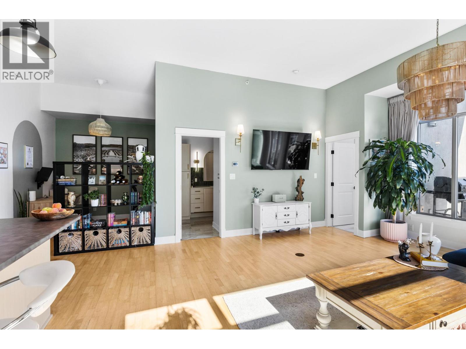 304 1329 Ellis Street, Kelowna