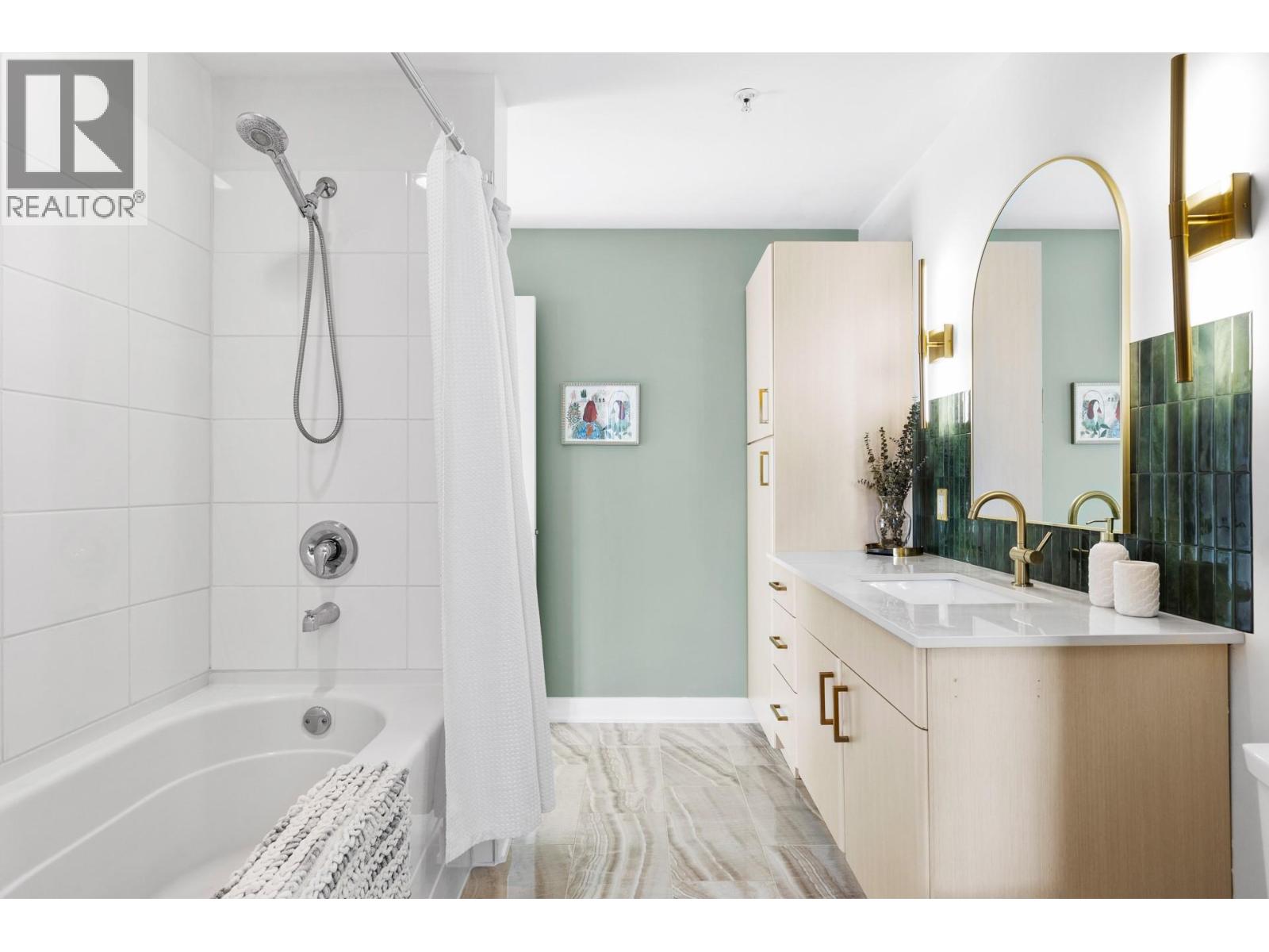 304 1329 Ellis Street, Kelowna