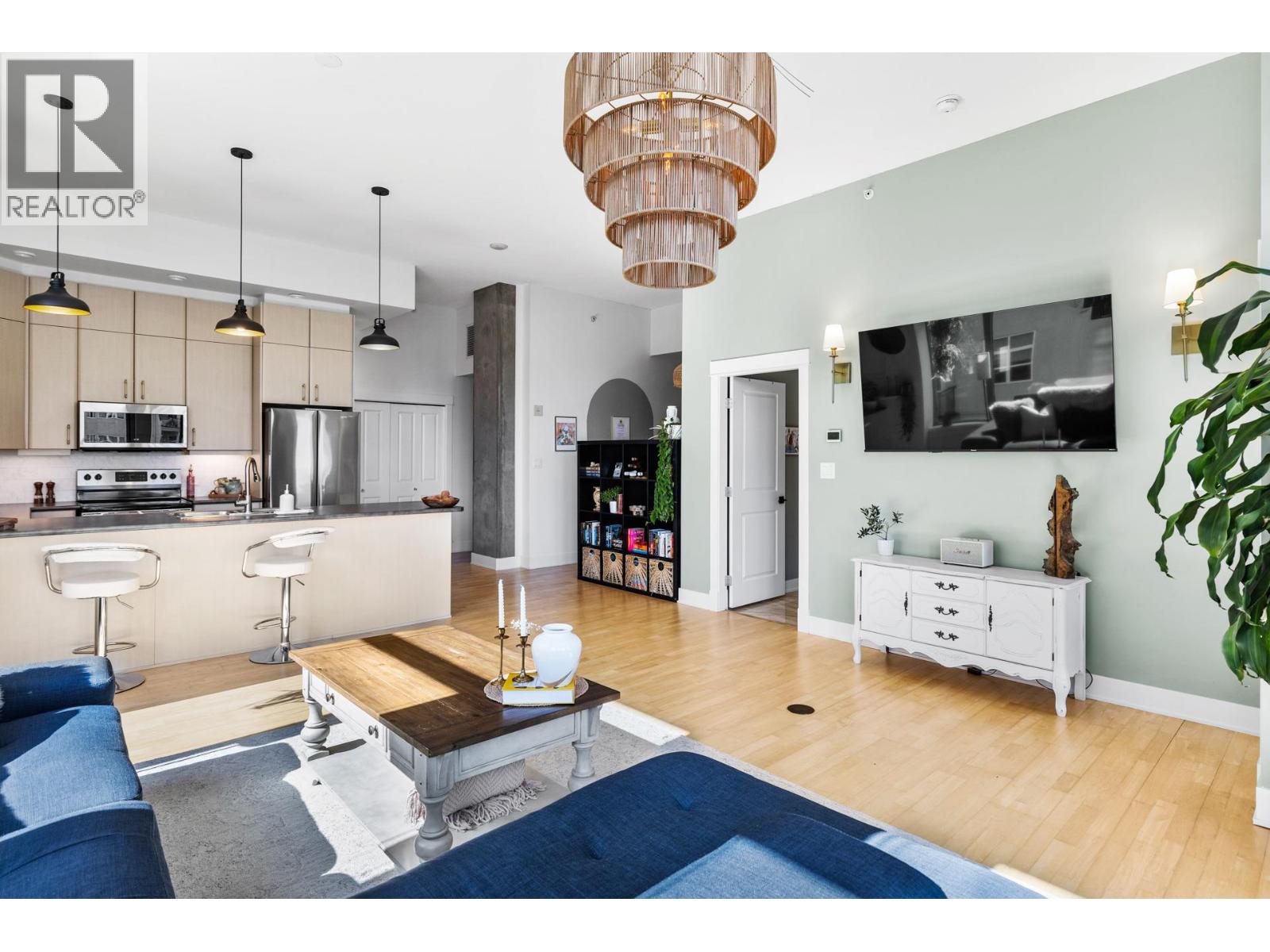 304 1329 Ellis Street, Kelowna