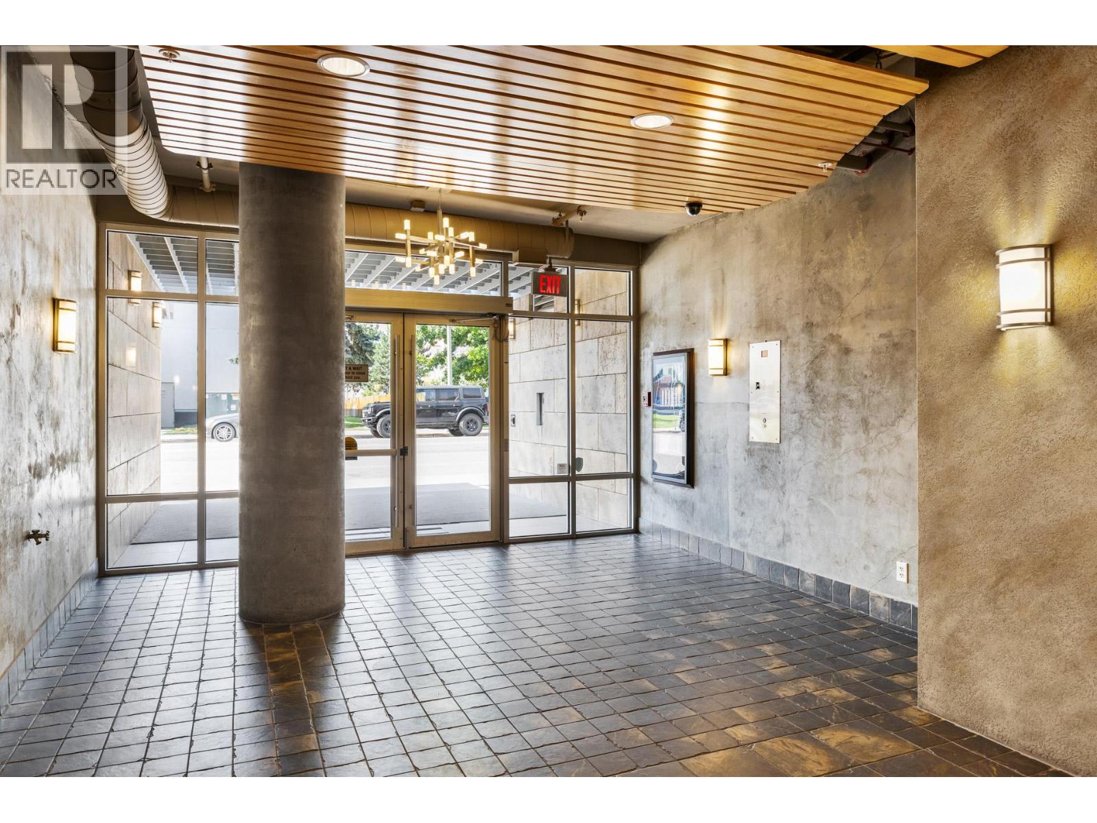 304 1329 Ellis Street, Kelowna