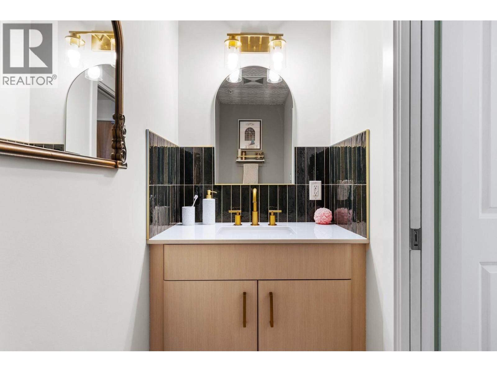 304 1329 Ellis Street, Kelowna