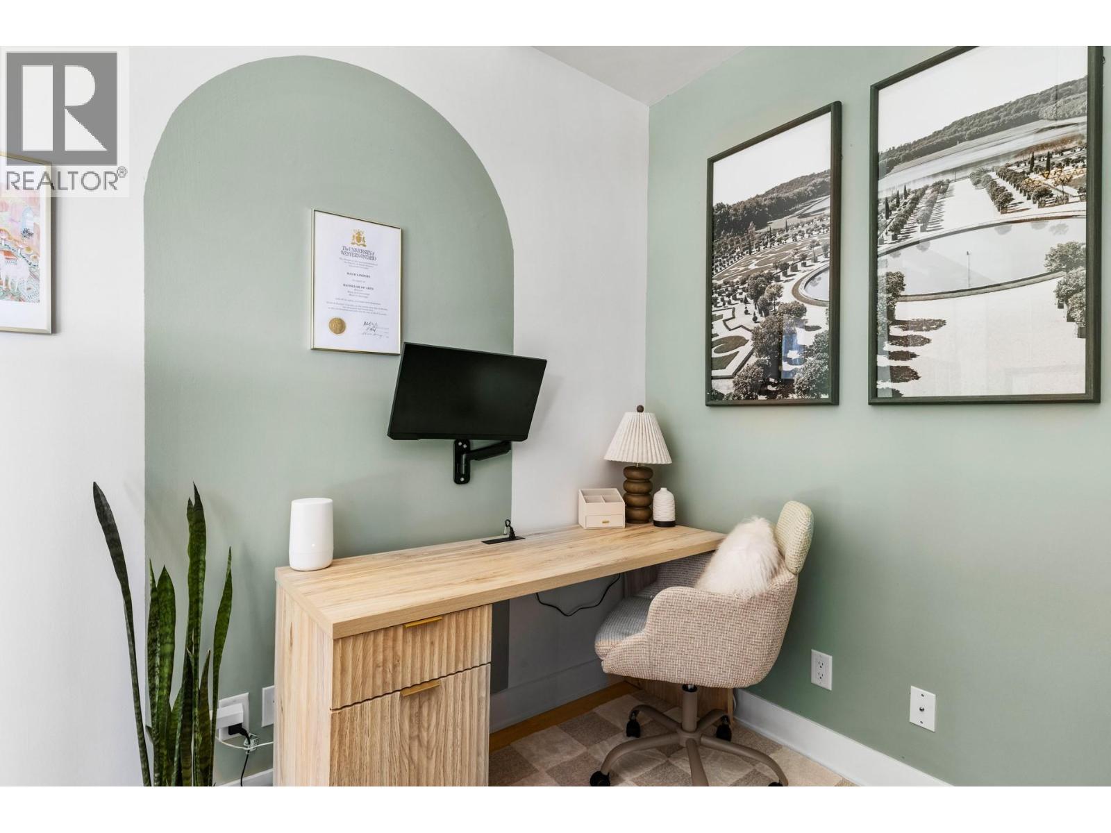 304 1329 Ellis Street, Kelowna