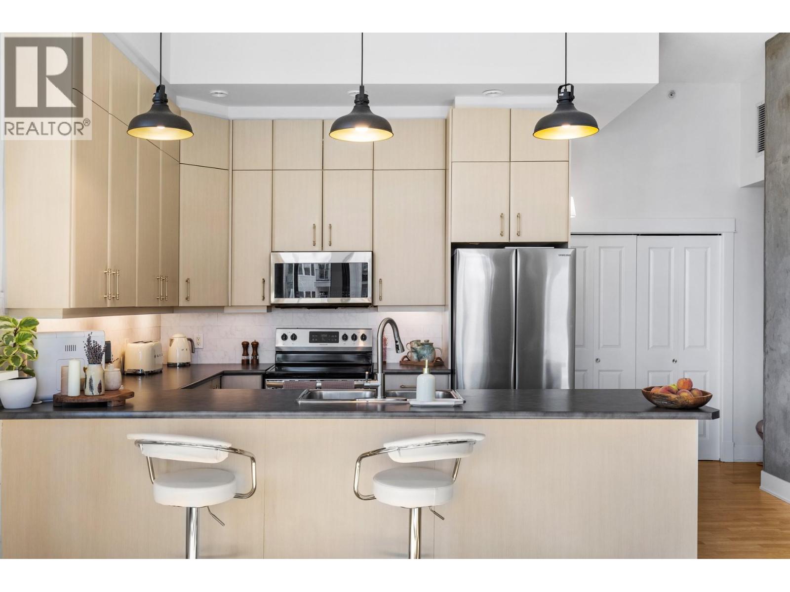 304 1329 Ellis Street, Kelowna