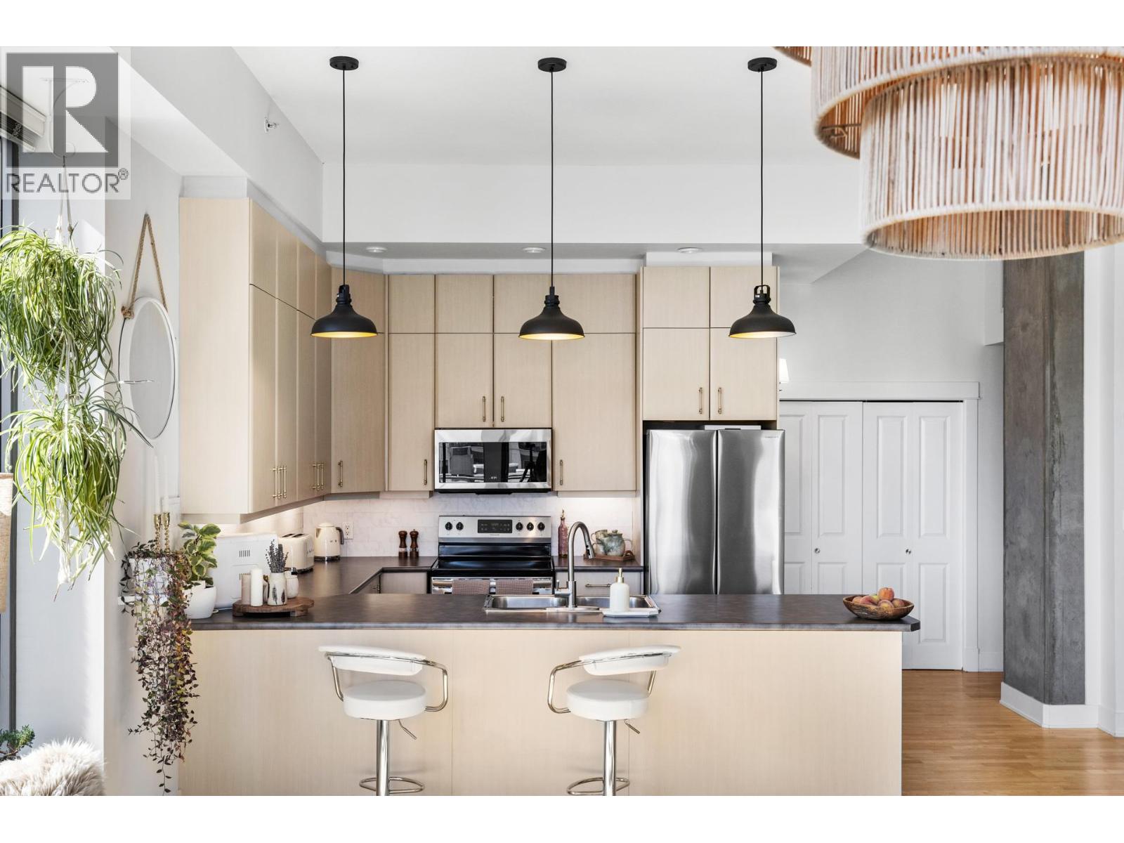 304 1329 Ellis Street, Kelowna