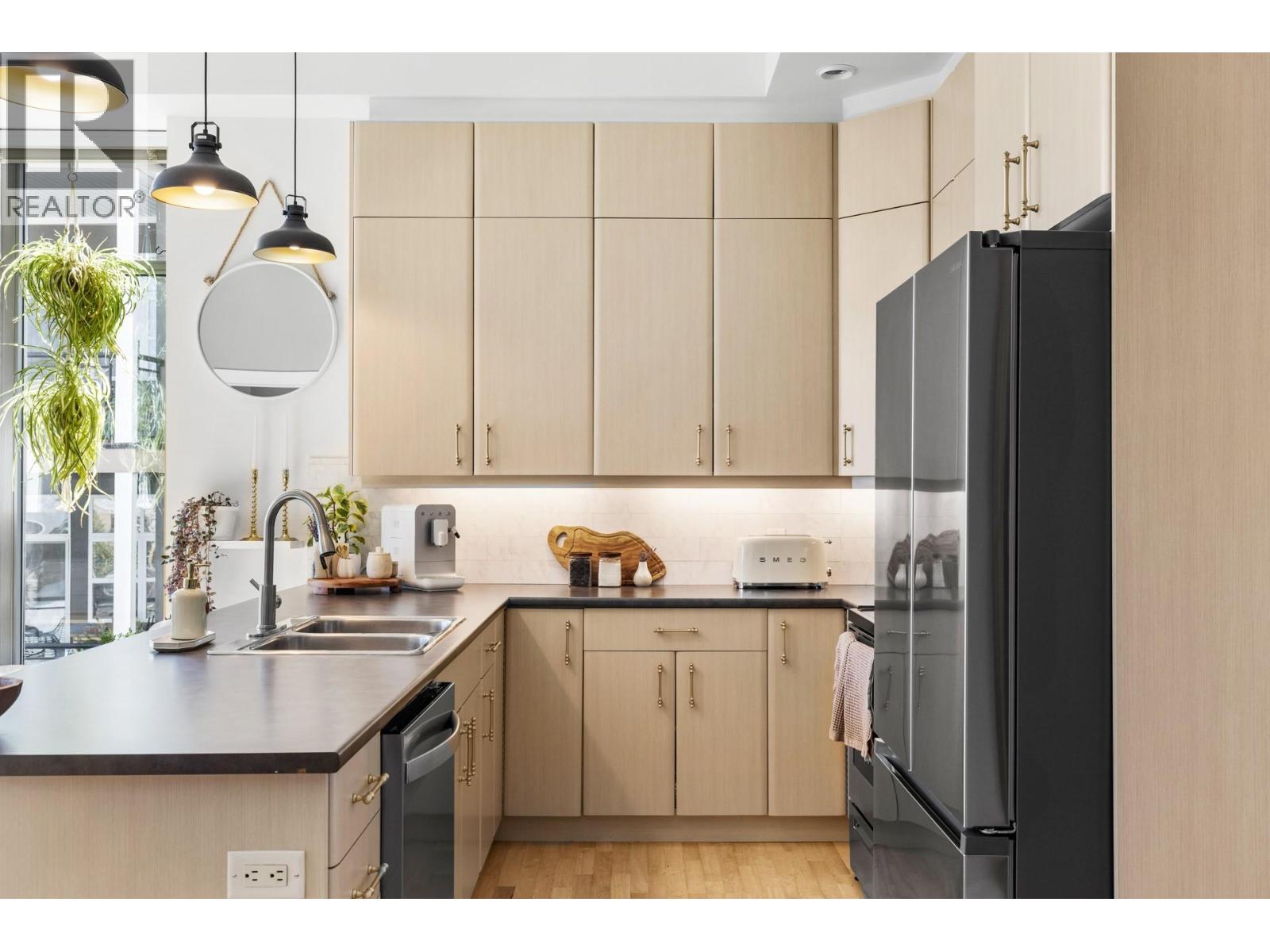 304 1329 Ellis Street, Kelowna