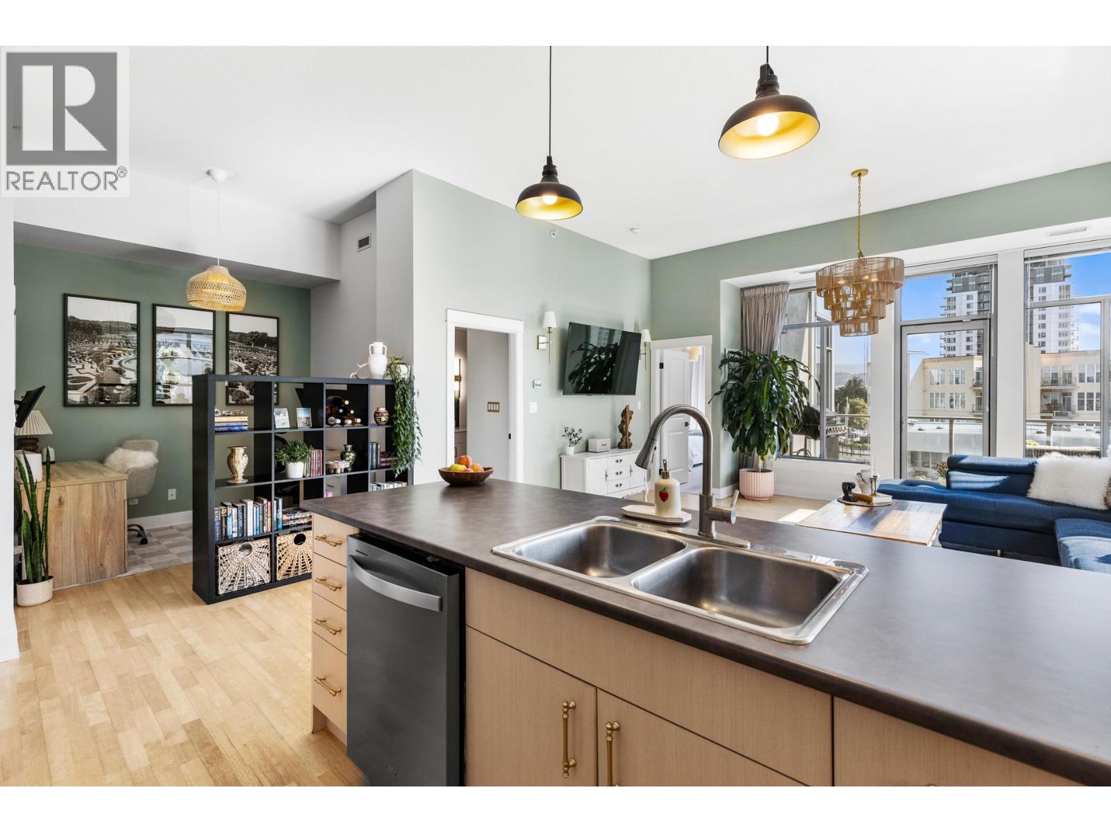 304 1329 Ellis Street, Kelowna