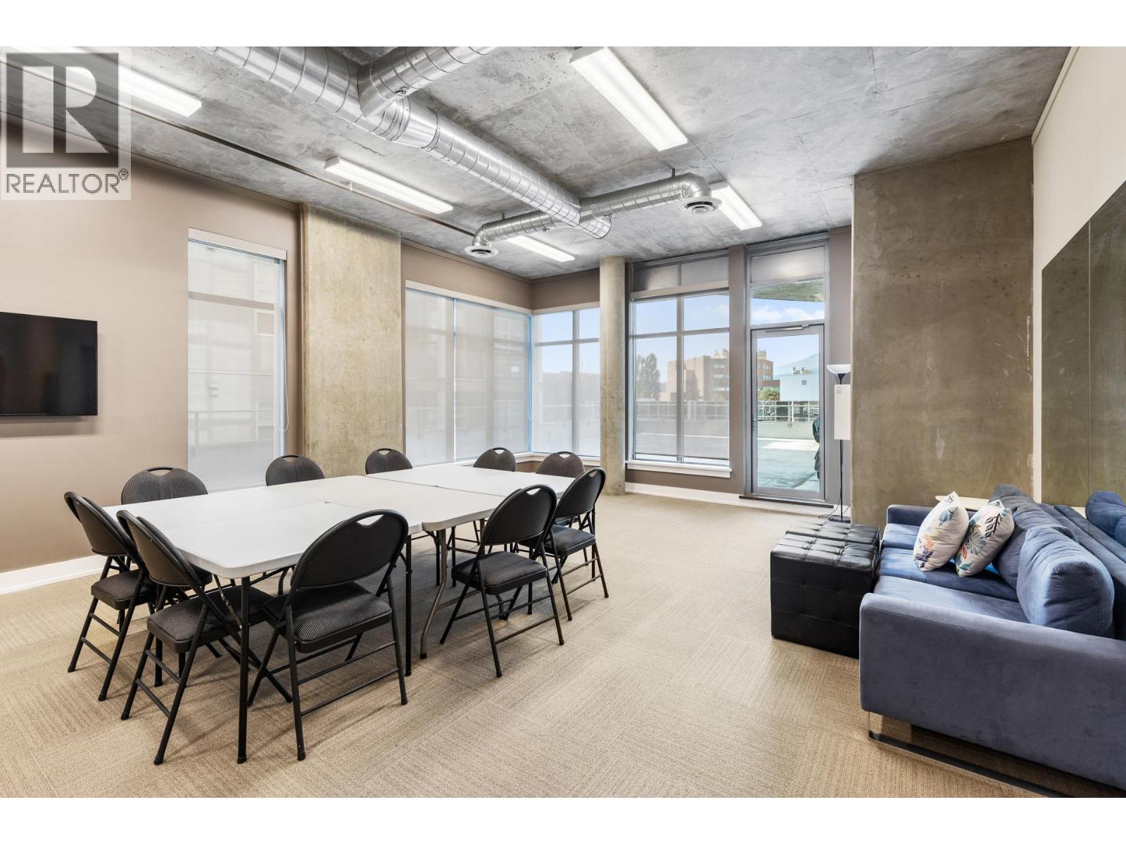 304 1329 Ellis Street, Kelowna