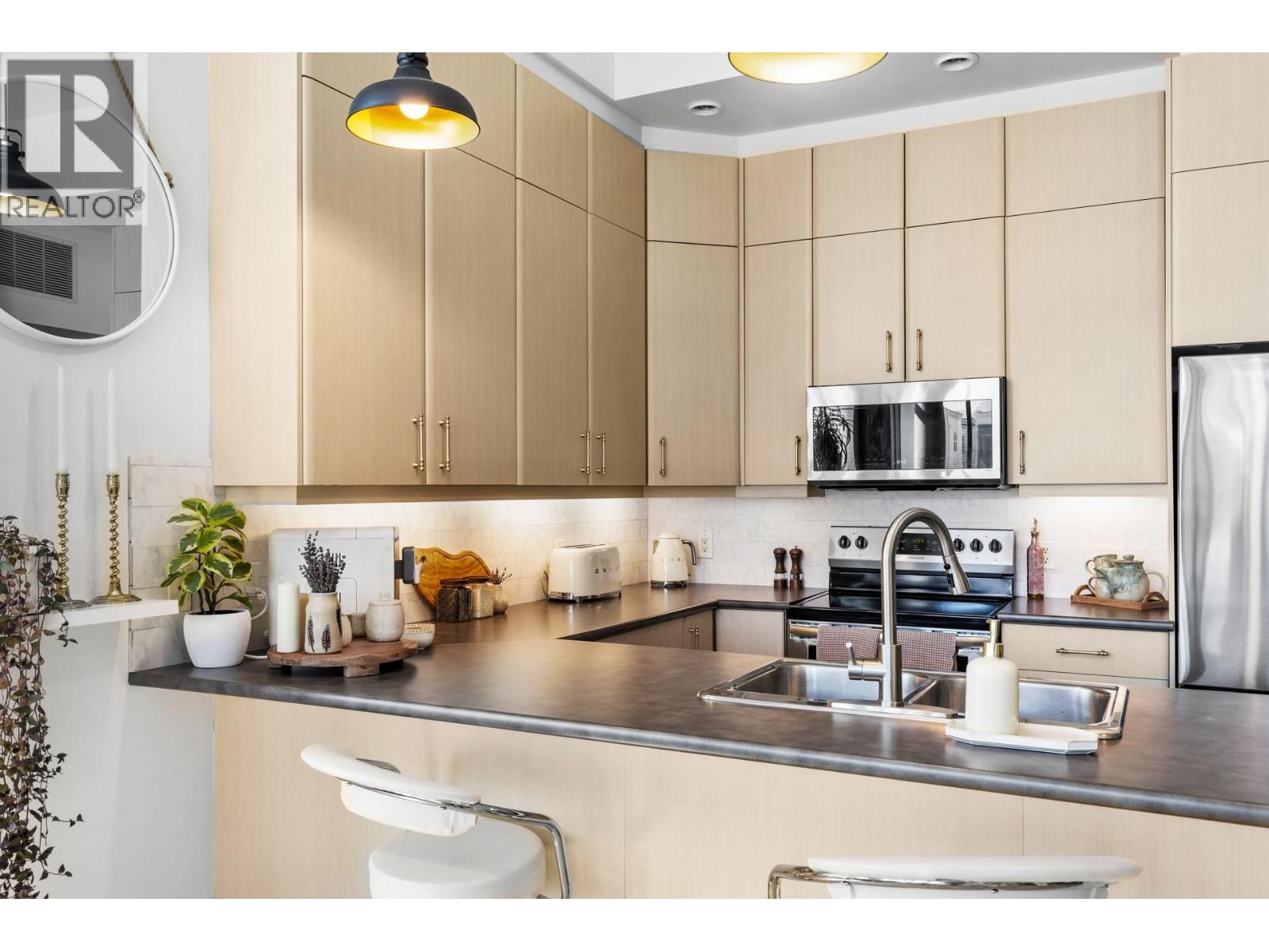 304 1329 Ellis Street, Kelowna