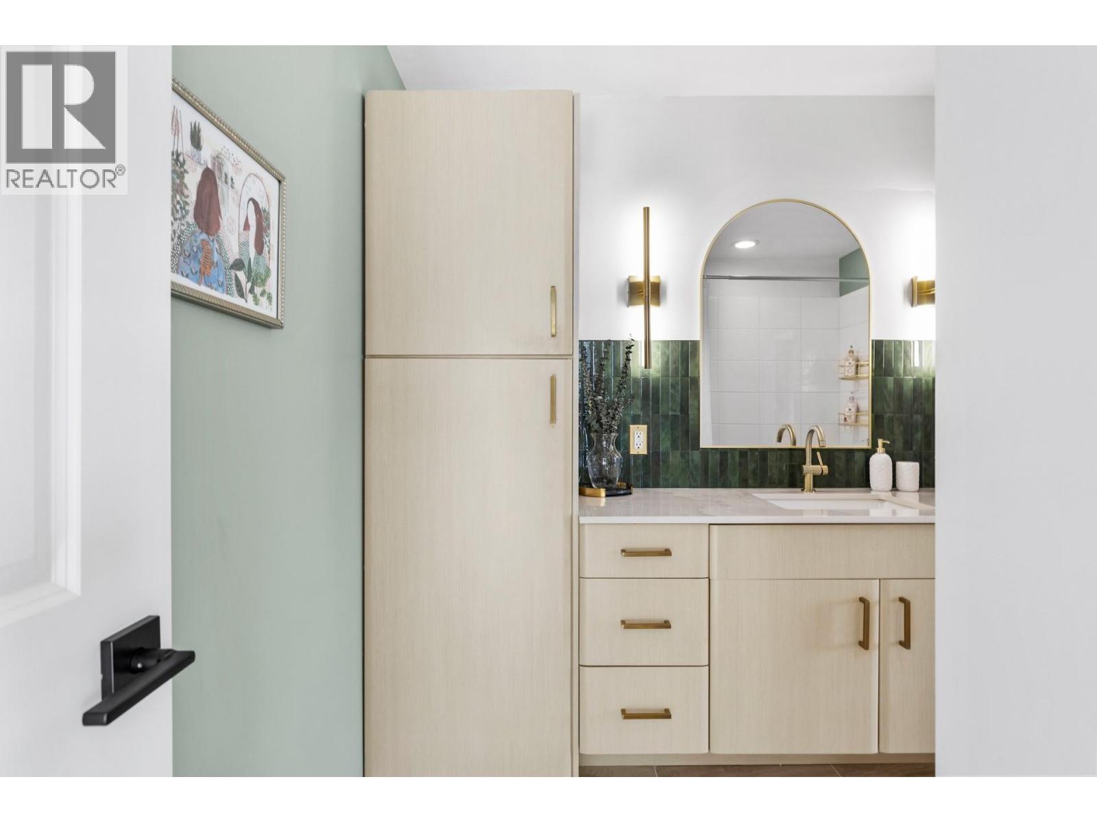 304 1329 Ellis Street, Kelowna