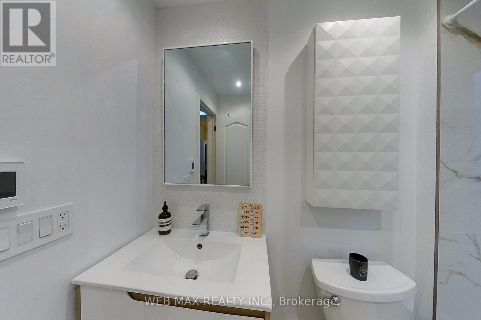 173 MILVERTON BOULEVARD - 26