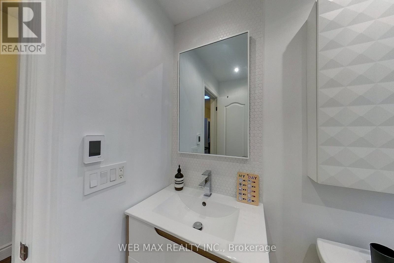 173 MILVERTON BOULEVARD - 27