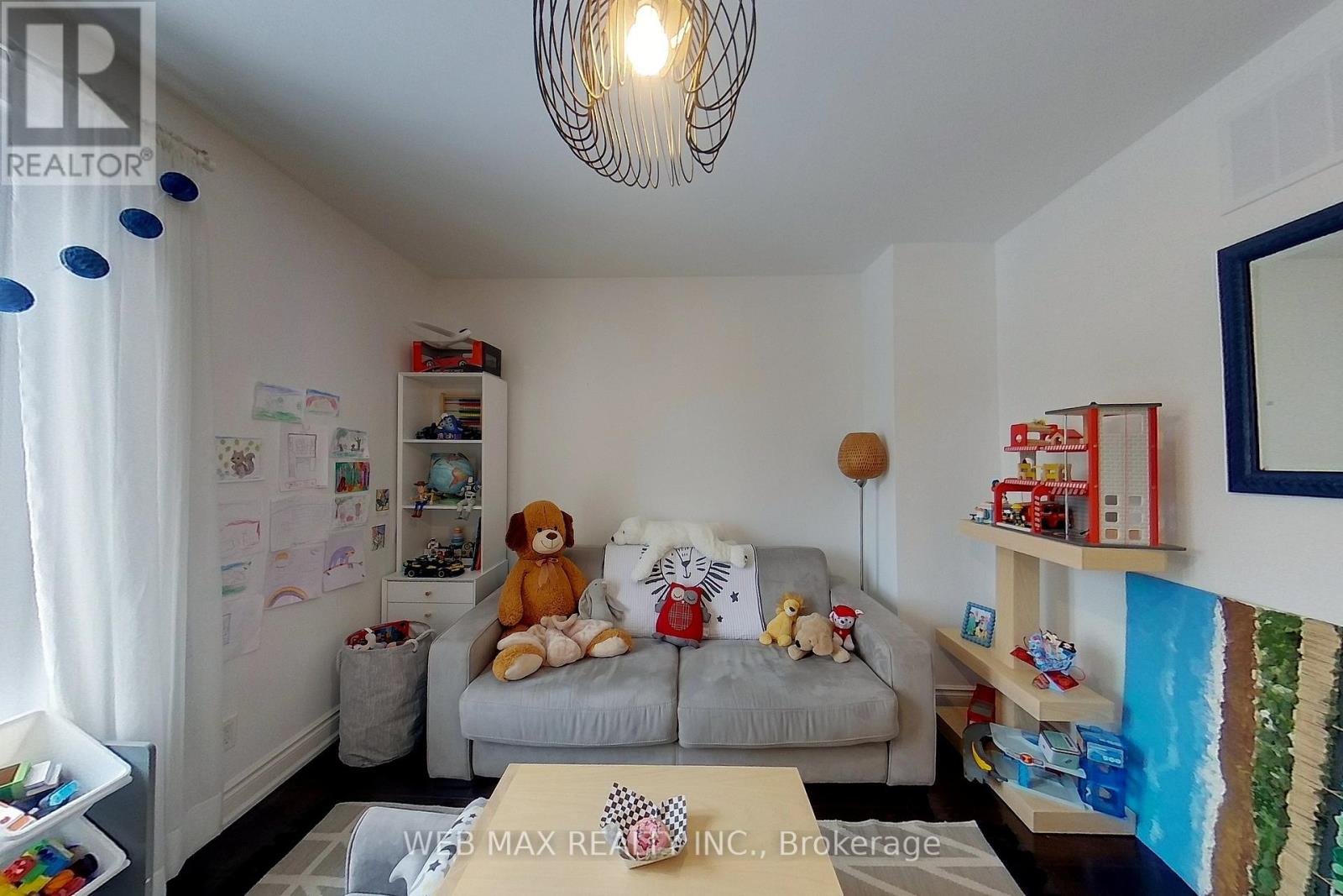 173 MILVERTON BOULEVARD - 31