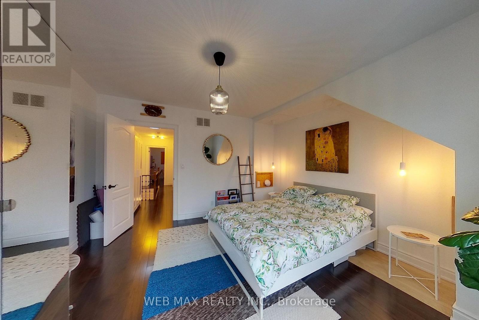 173 MILVERTON BOULEVARD - 44