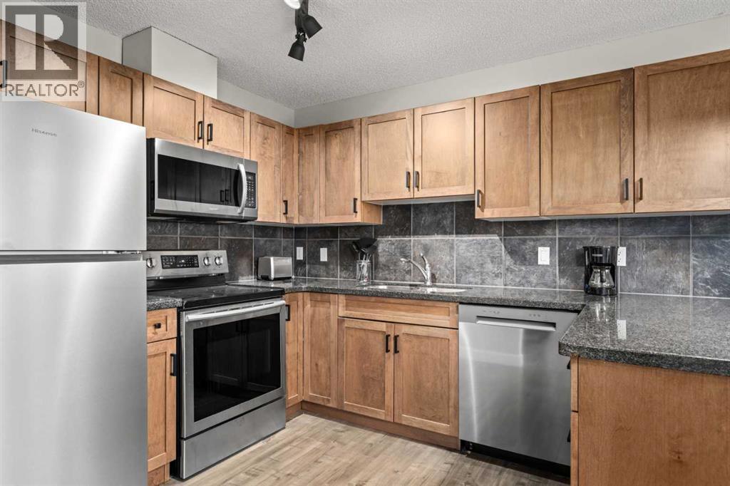 8, 301 Village Mews SW, Calgary, Alberta