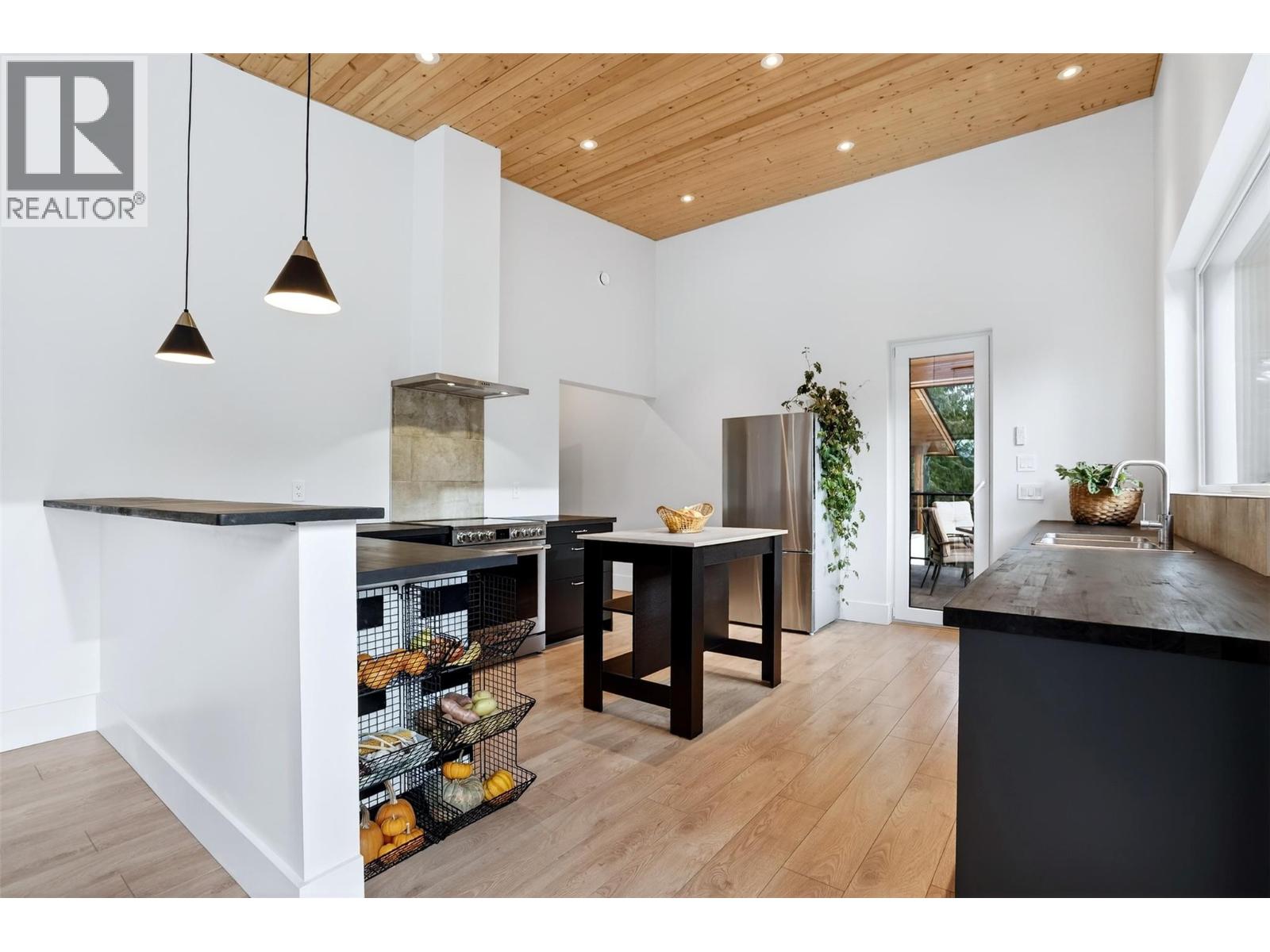 6804 Grandview Drive, Nelson