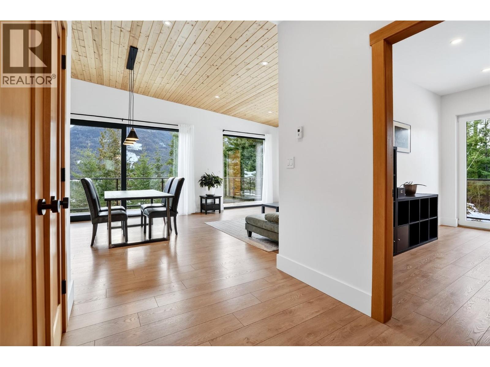 6804 Grandview Drive, Nelson