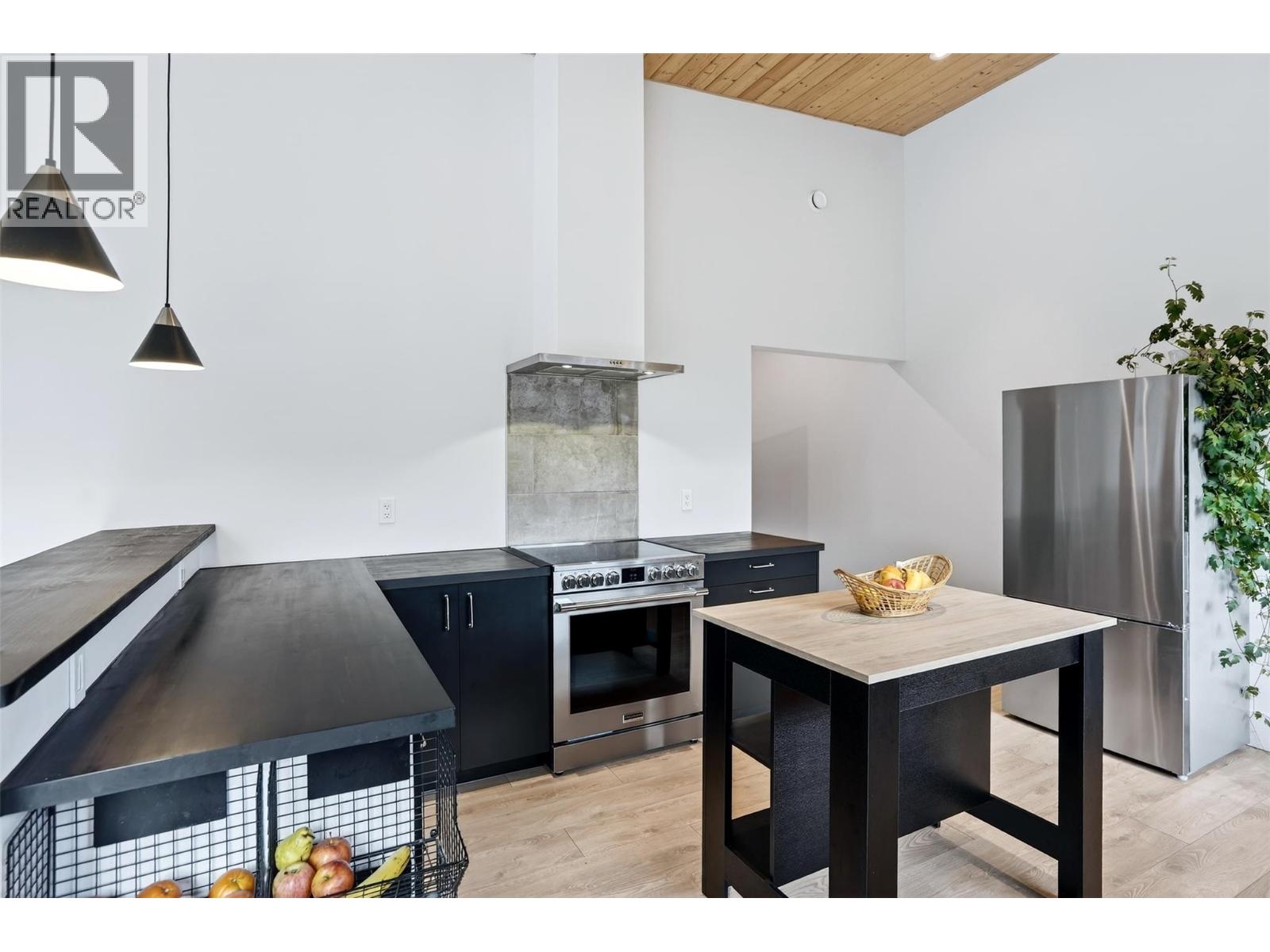 6804 Grandview Drive, Nelson