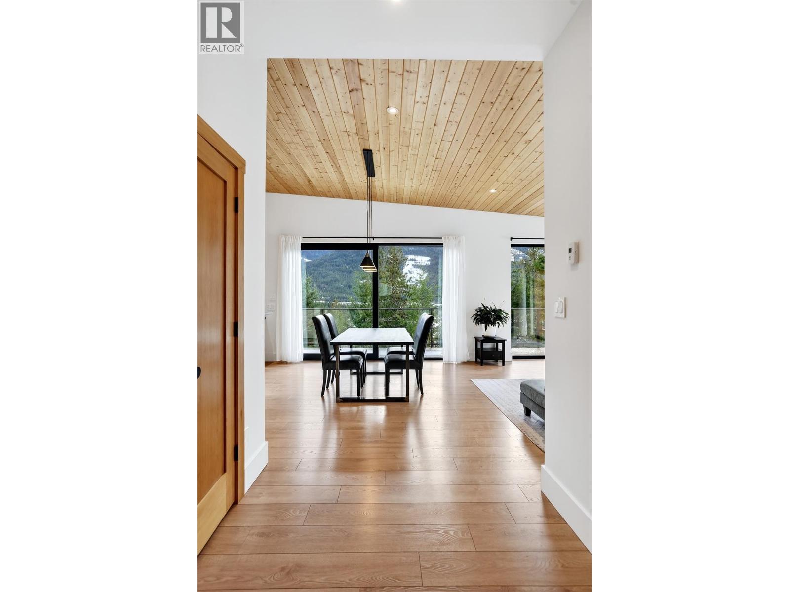 6804 Grandview Drive, Nelson