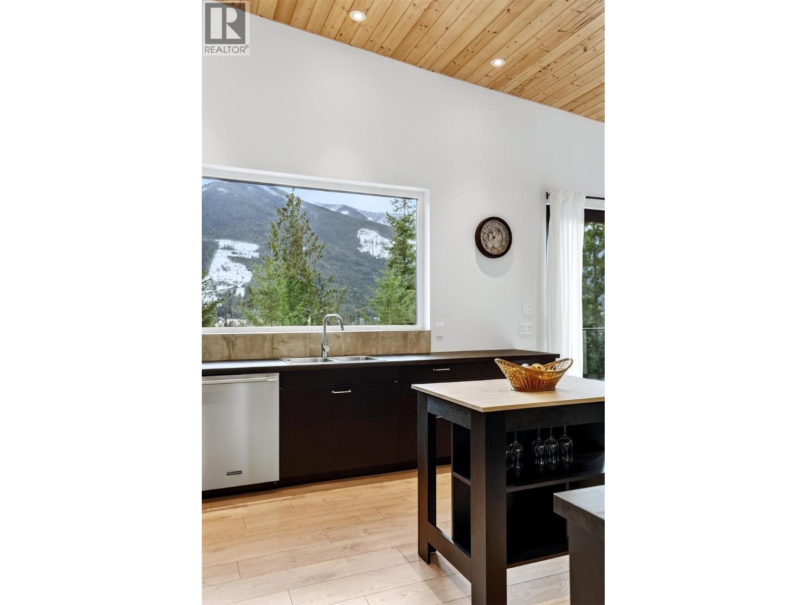 6804 Grandview Drive, Nelson