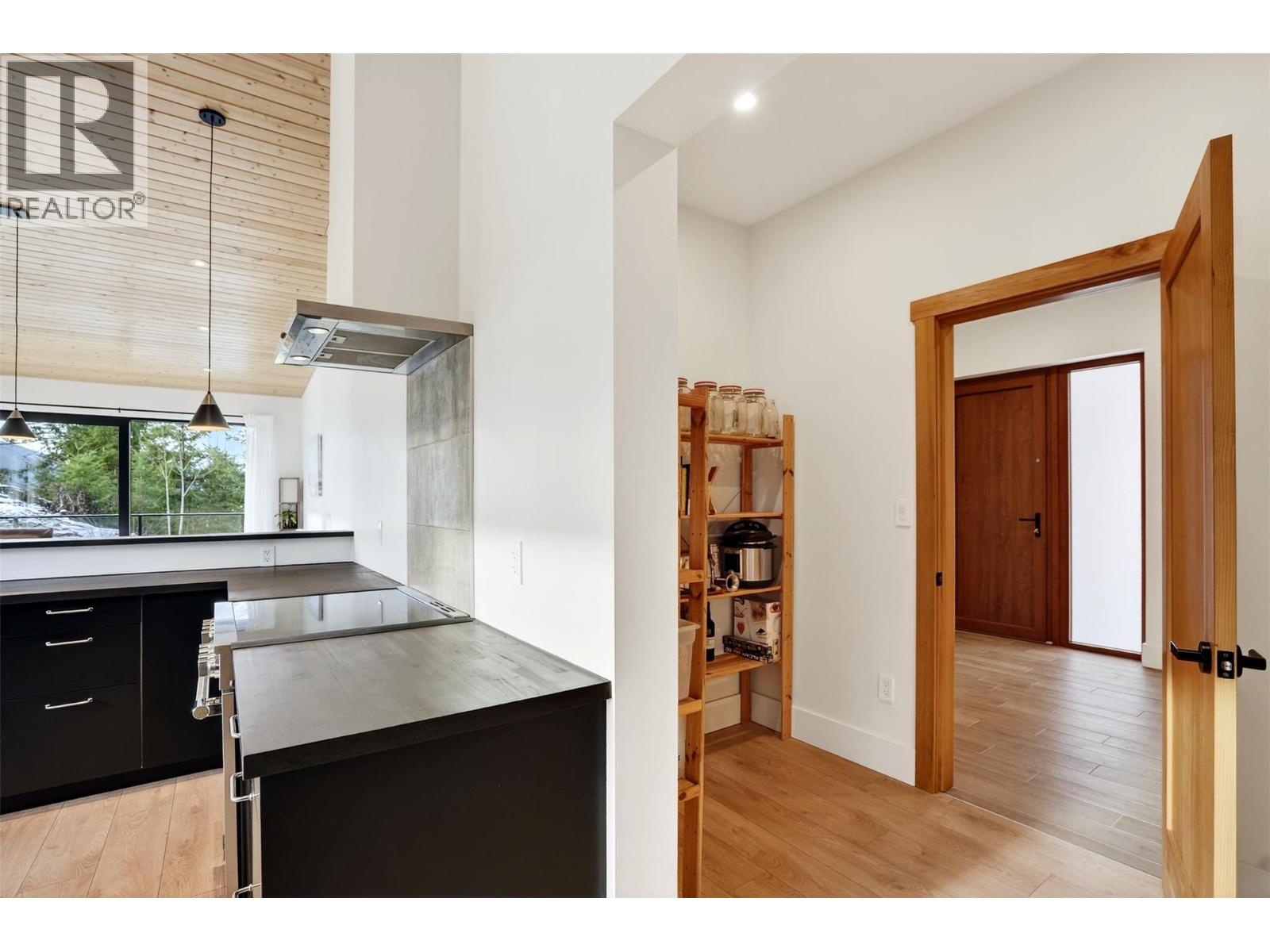 6804 Grandview Drive, Nelson