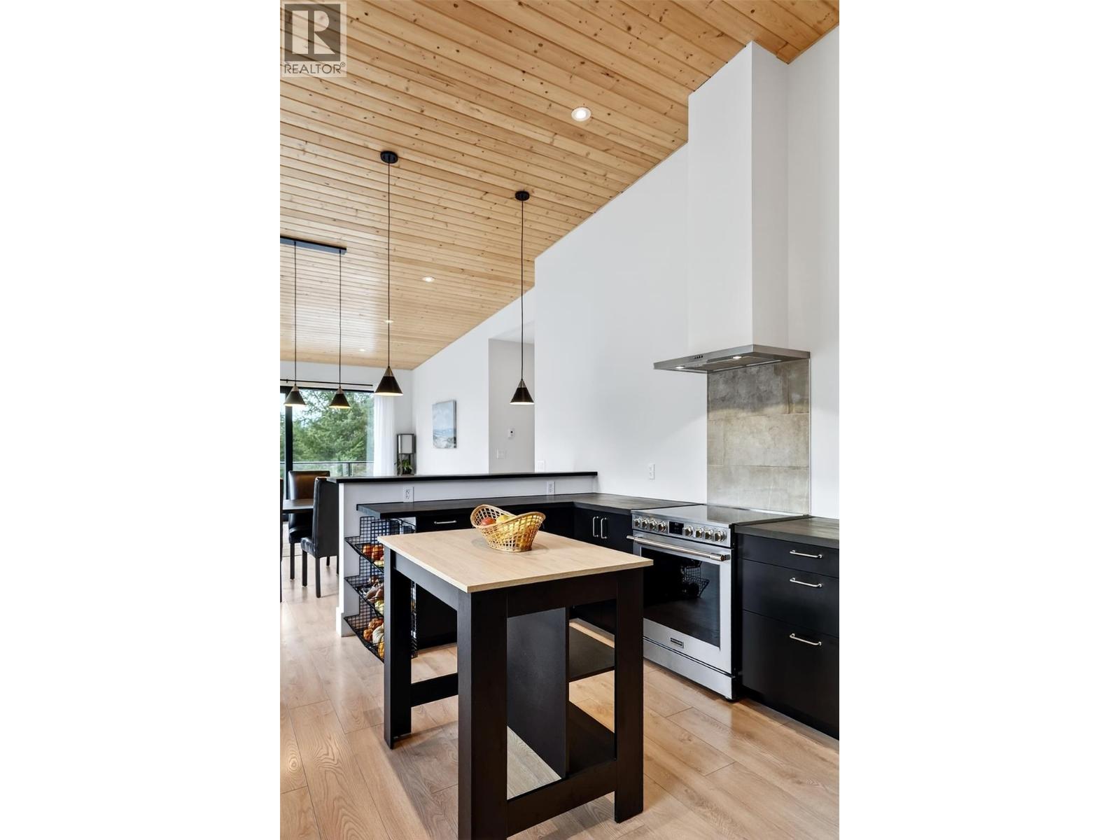 6804 Grandview Drive, Nelson