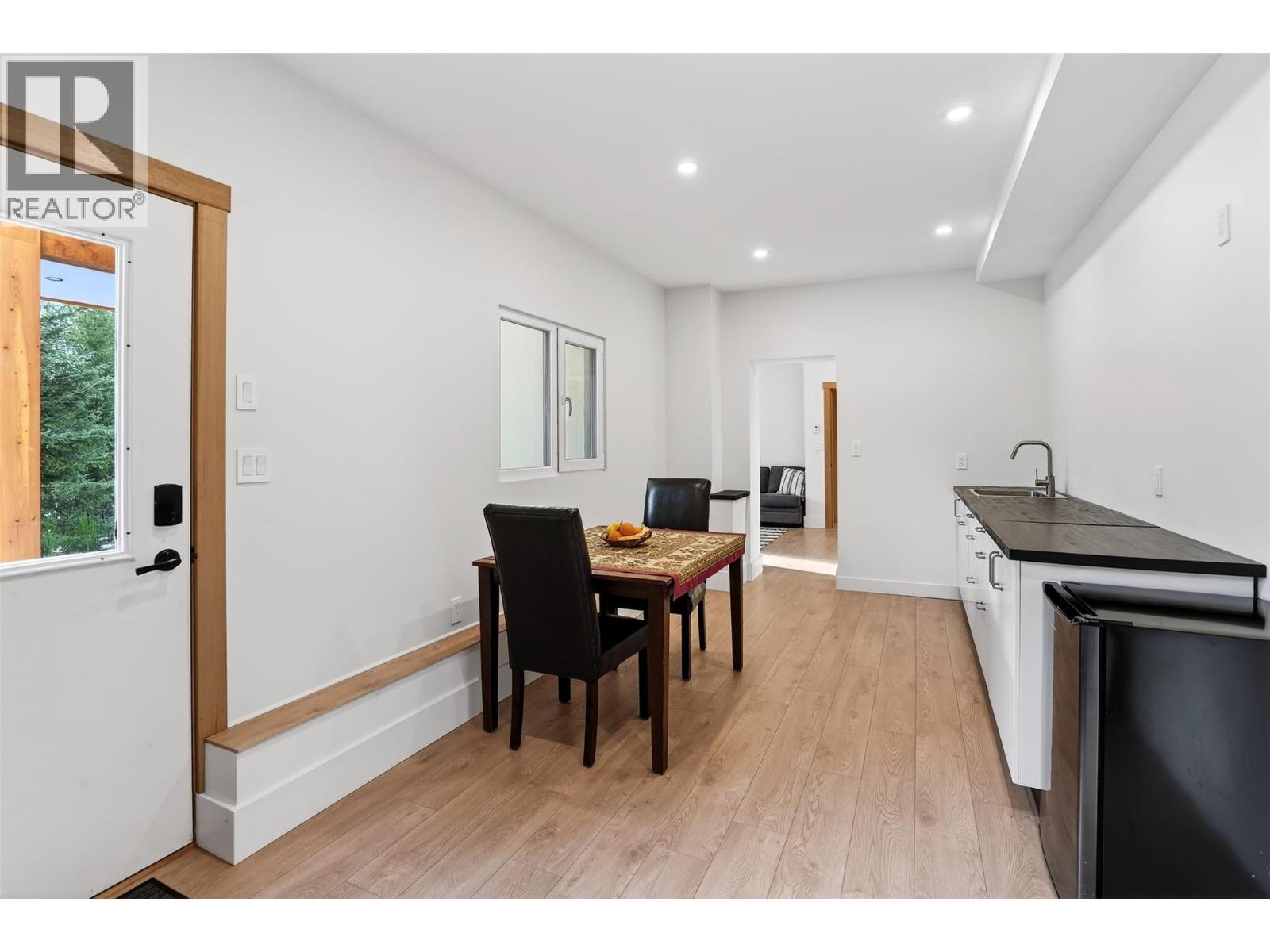 6804 Grandview Drive, Nelson