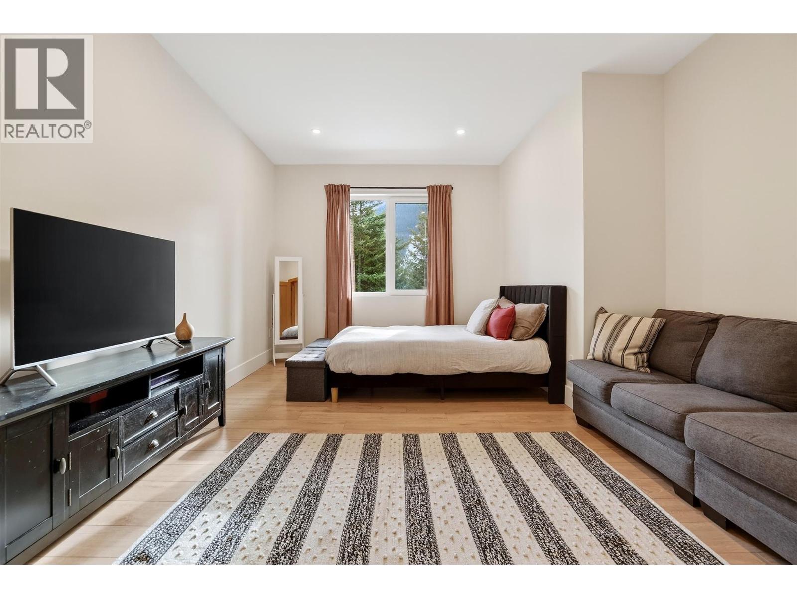 6804 Grandview Drive, Nelson