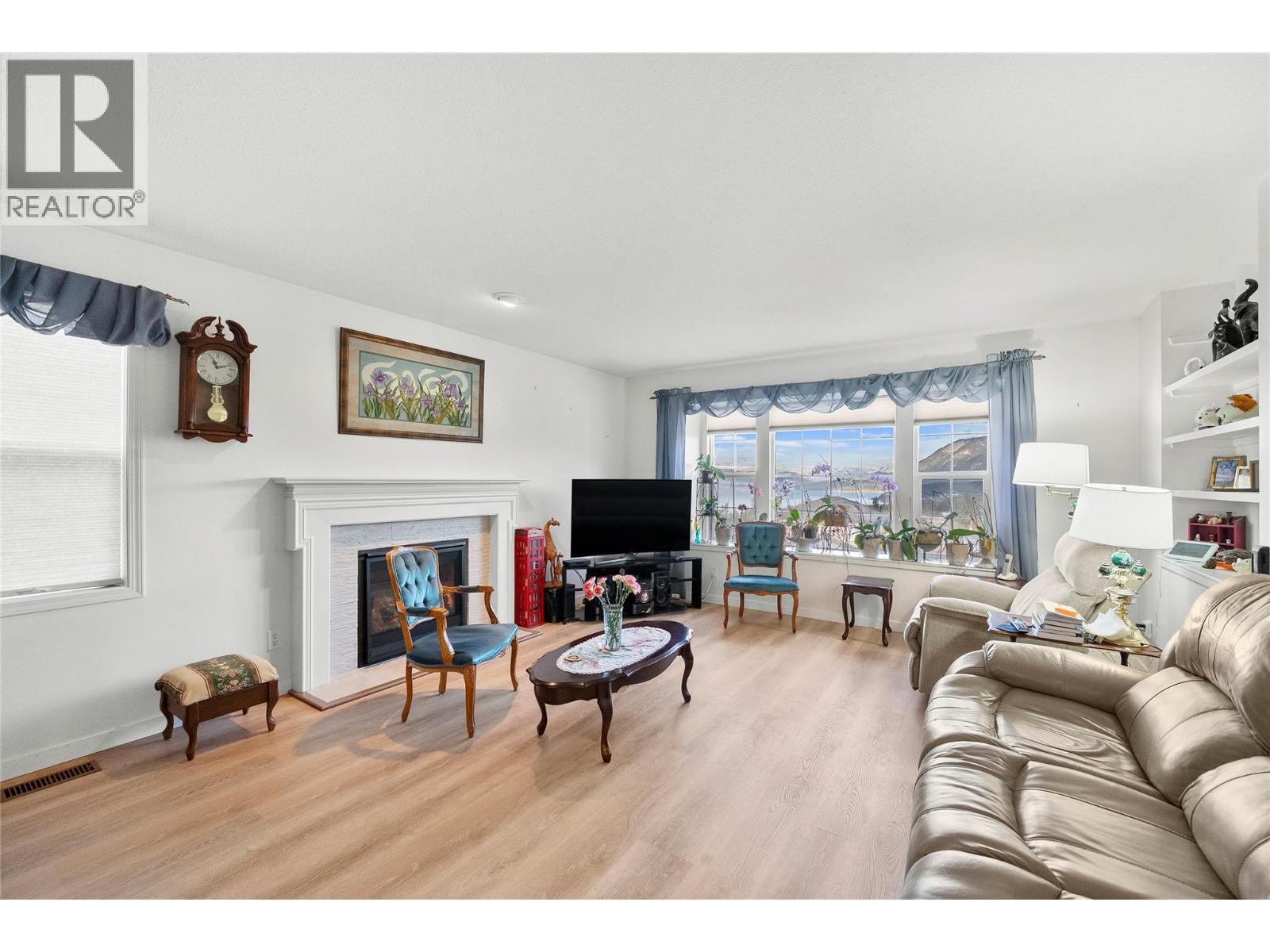 2070 3 Avenue SE, Salmon Arm