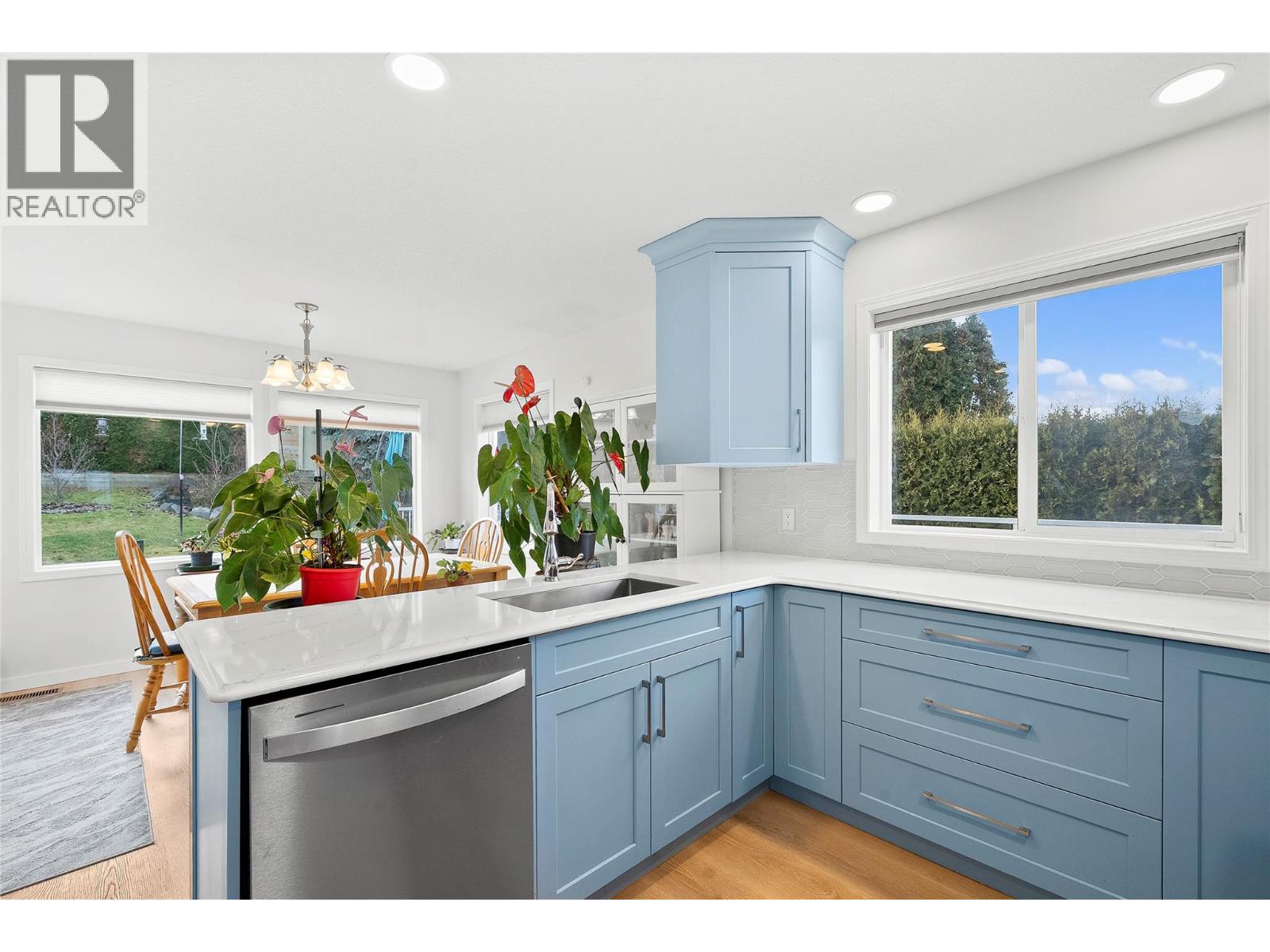 2070 3 Avenue SE, Salmon Arm