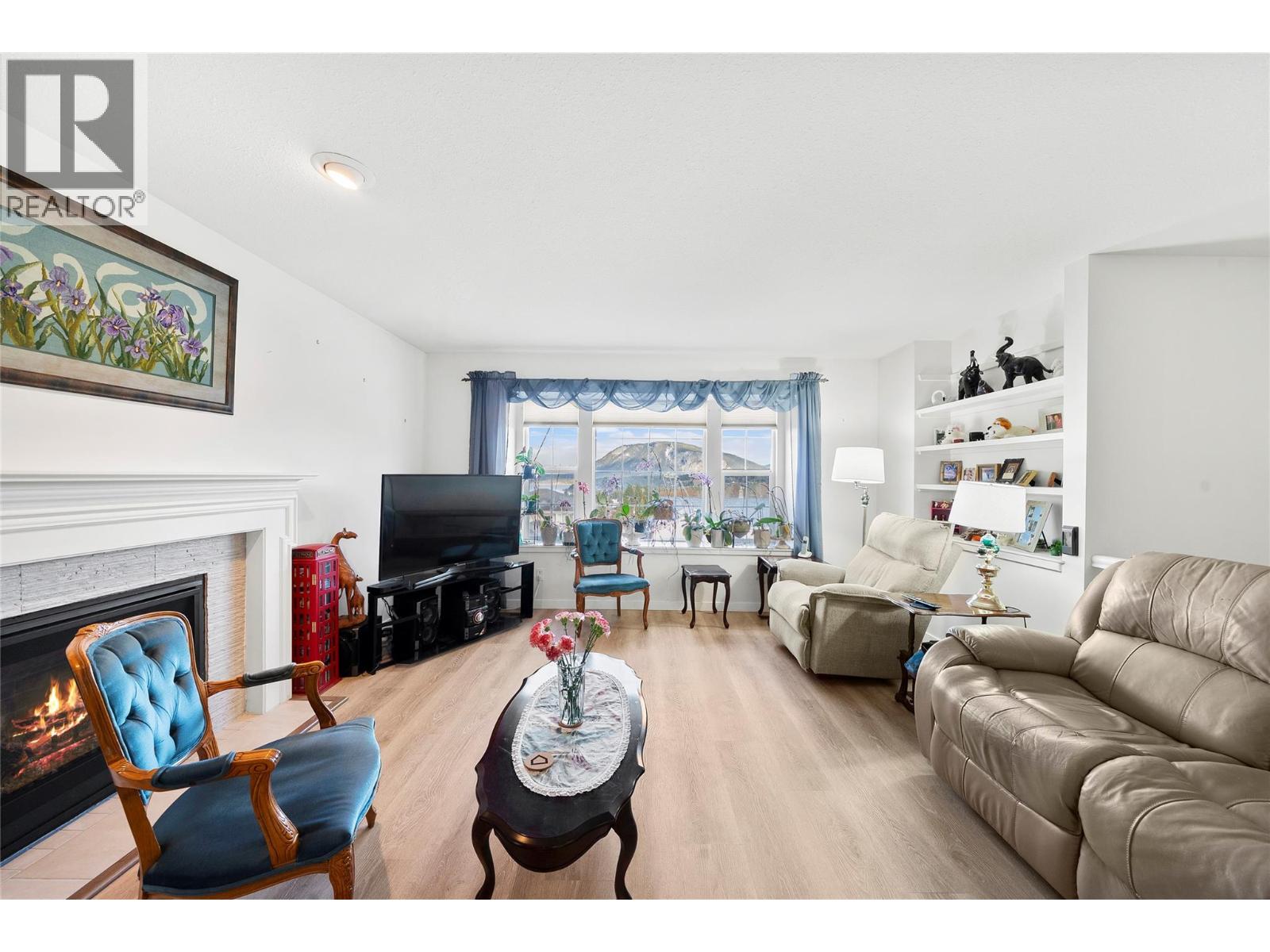 2070 3 Avenue SE, Salmon Arm