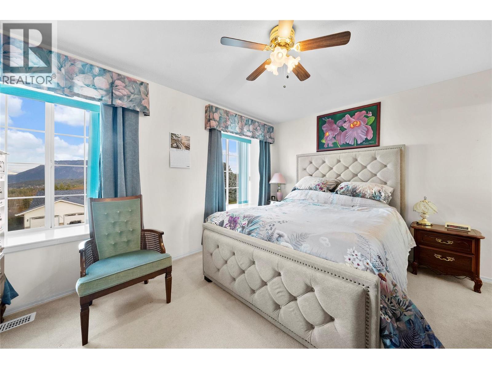 2070 3 Avenue SE, Salmon Arm