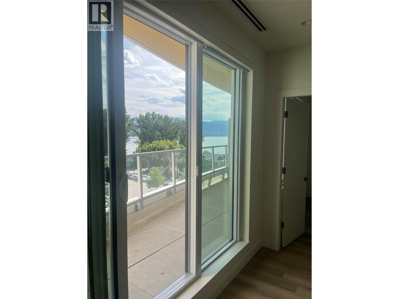 503 3340 Lakeshore Road, Kelowna