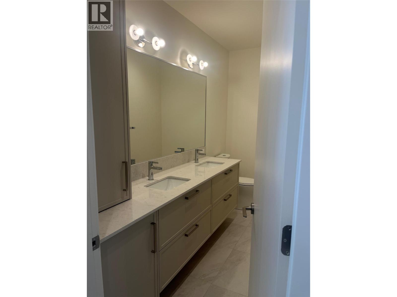 503 3340 Lakeshore Road, Kelowna